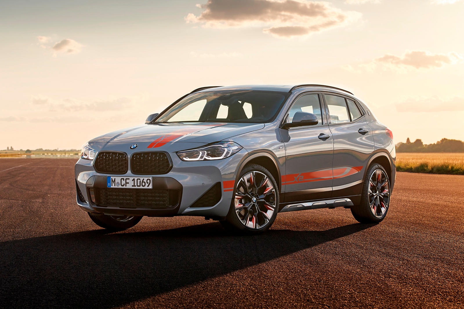 BMW ra phien ban dac biet cua X2 anh 2
