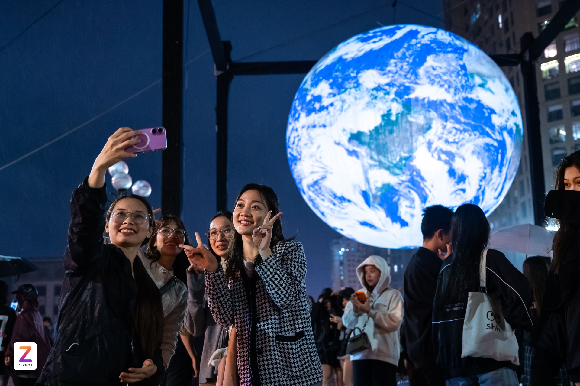 hinh trai dat khong lo anh 8