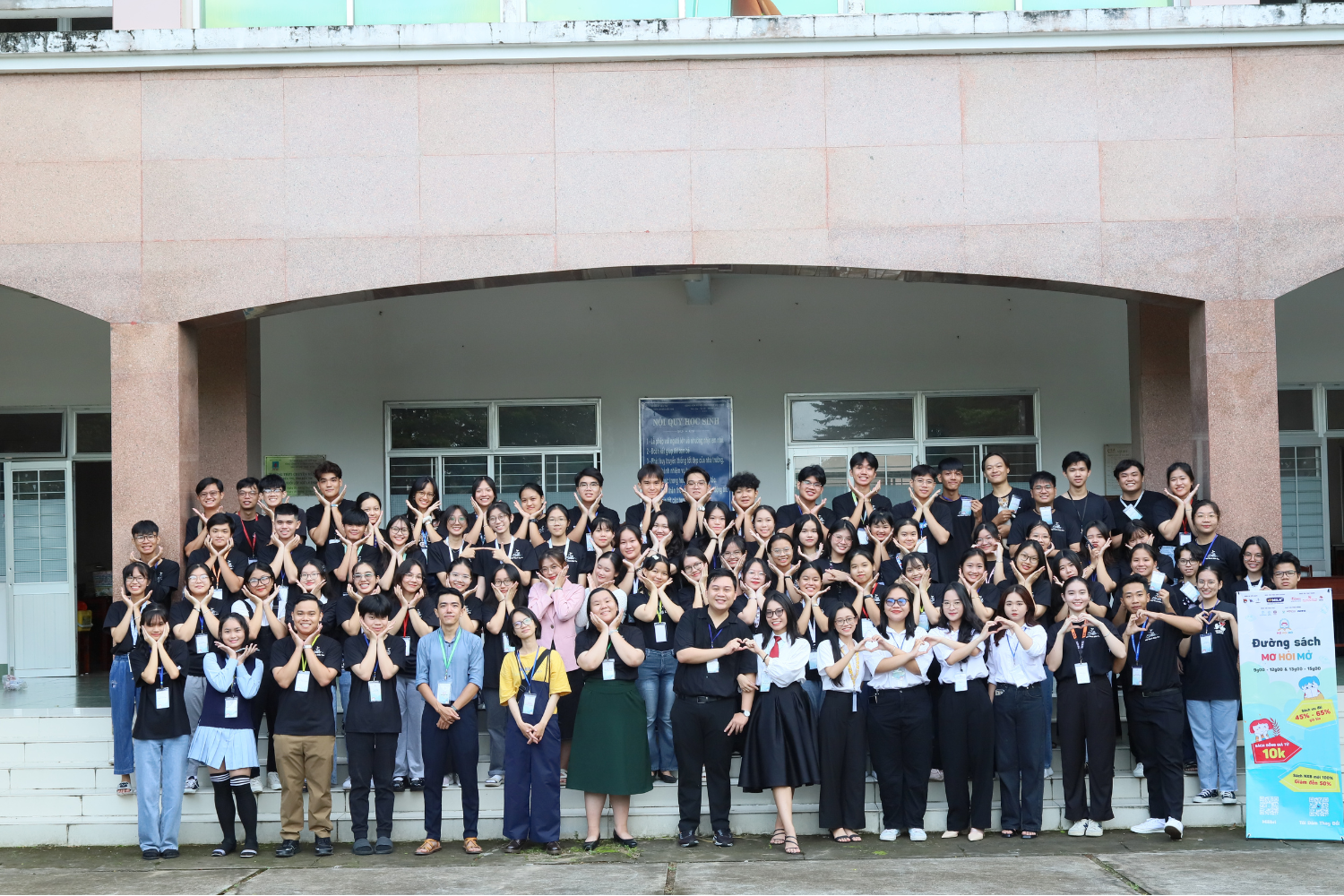 hoi sach, tinh Vinh Long, cau lac bo sach, hoi sach hoc sinh, hoi sach Vinh Long anh 2