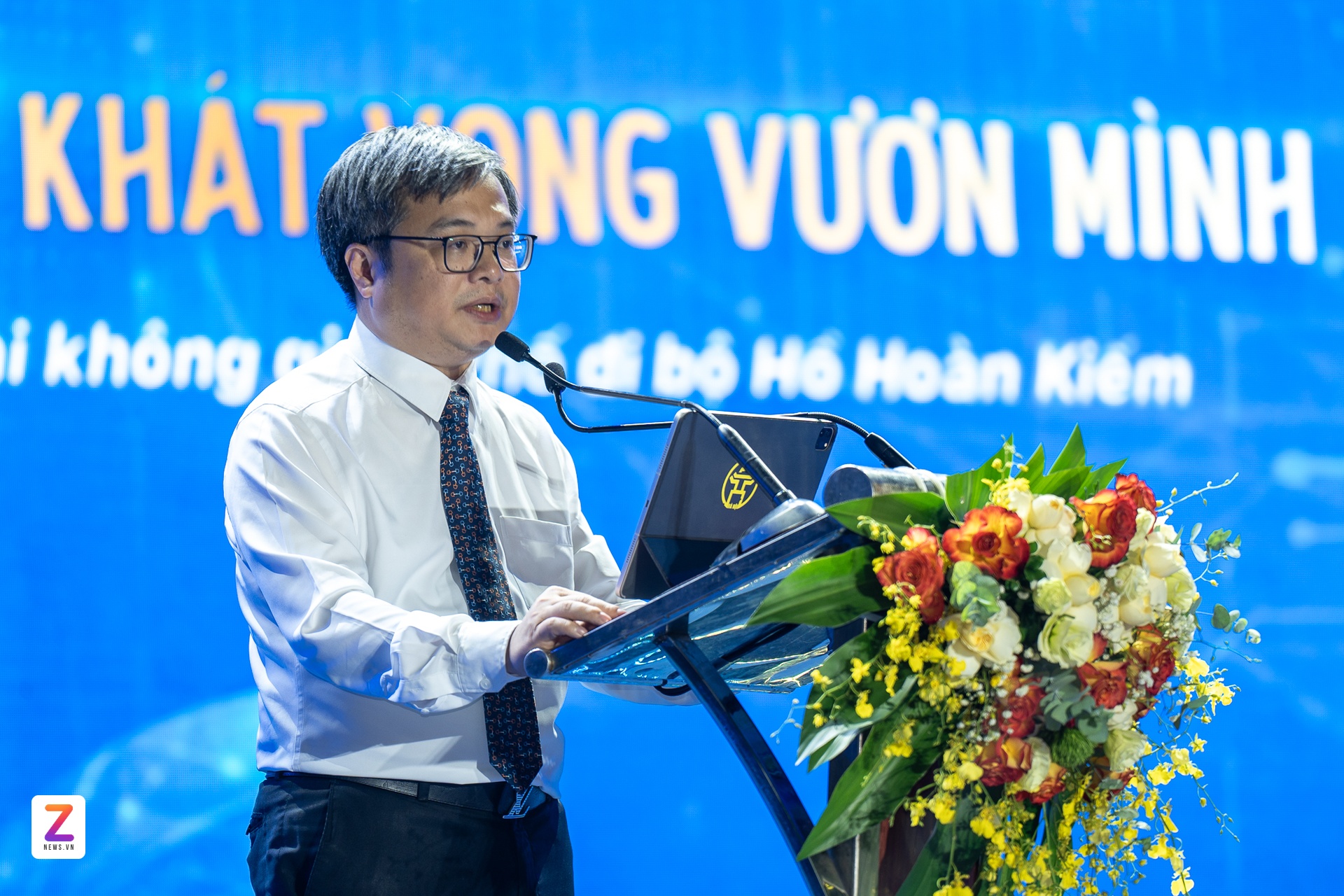 khai mac Hoi sach, Hoi sach Ha Noi, pho di bo, Ho Guom, hoi sach cuoi nam, su kien sach anh 2