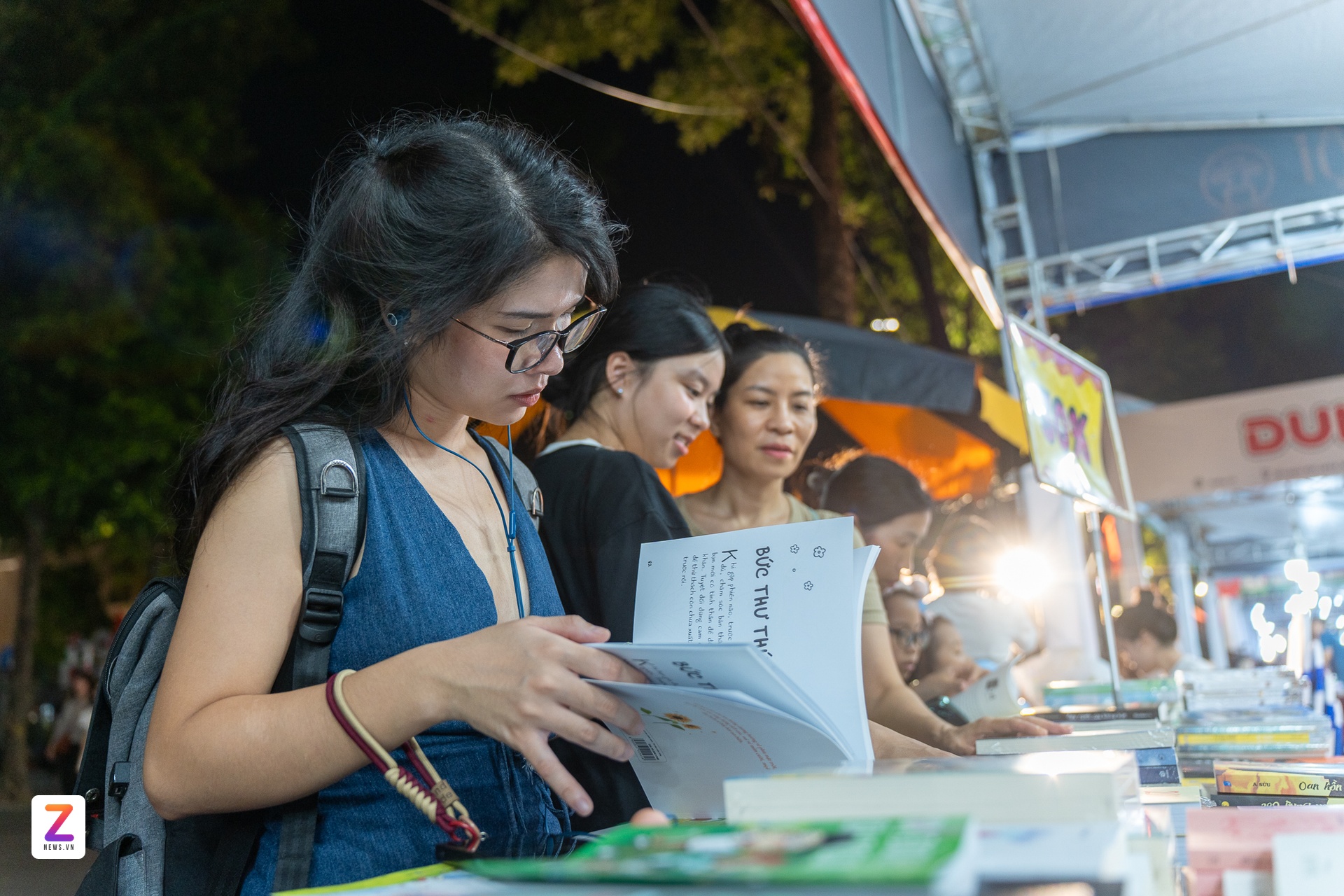 khai mac Hoi sach, Hoi sach Ha Noi, pho di bo, Ho Guom, hoi sach cuoi nam, su kien sach anh 10
