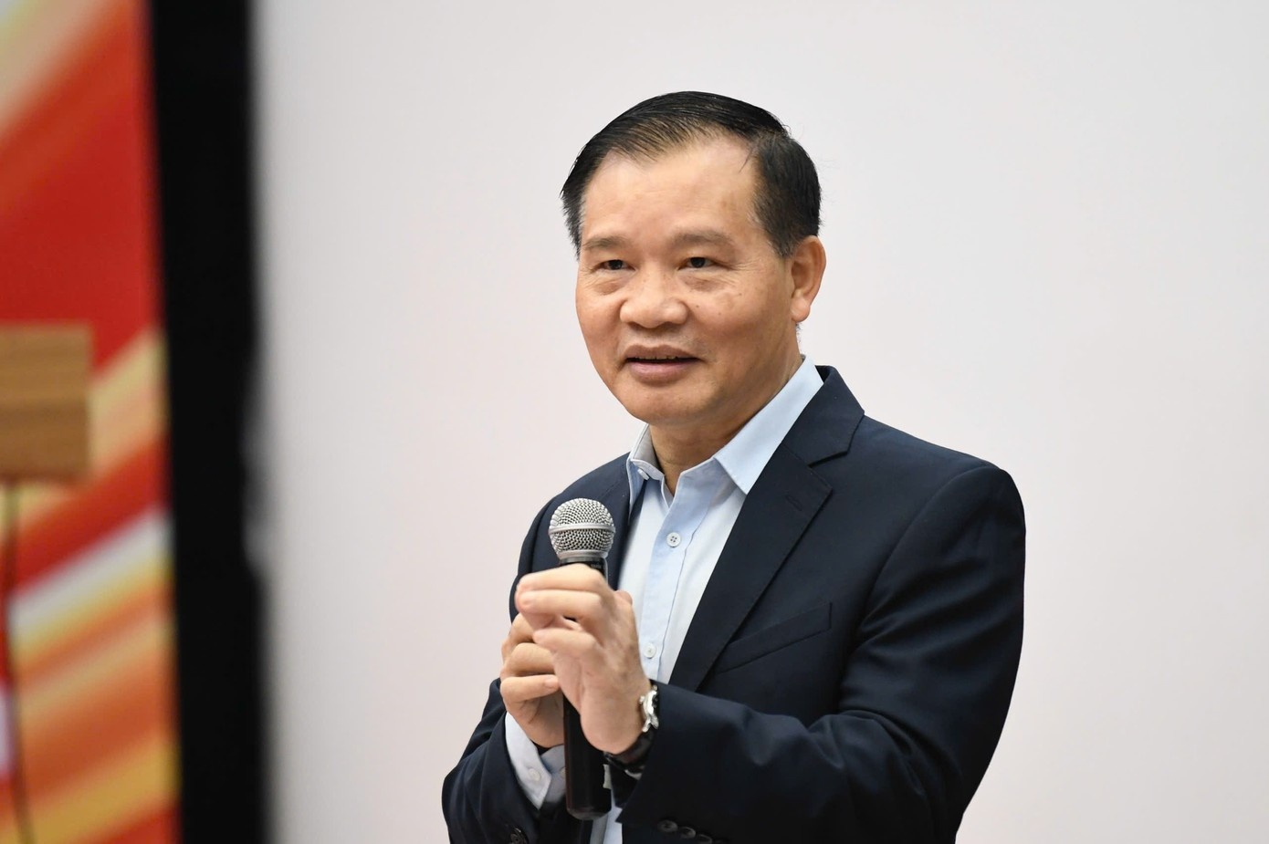 gop y van kien anh 6