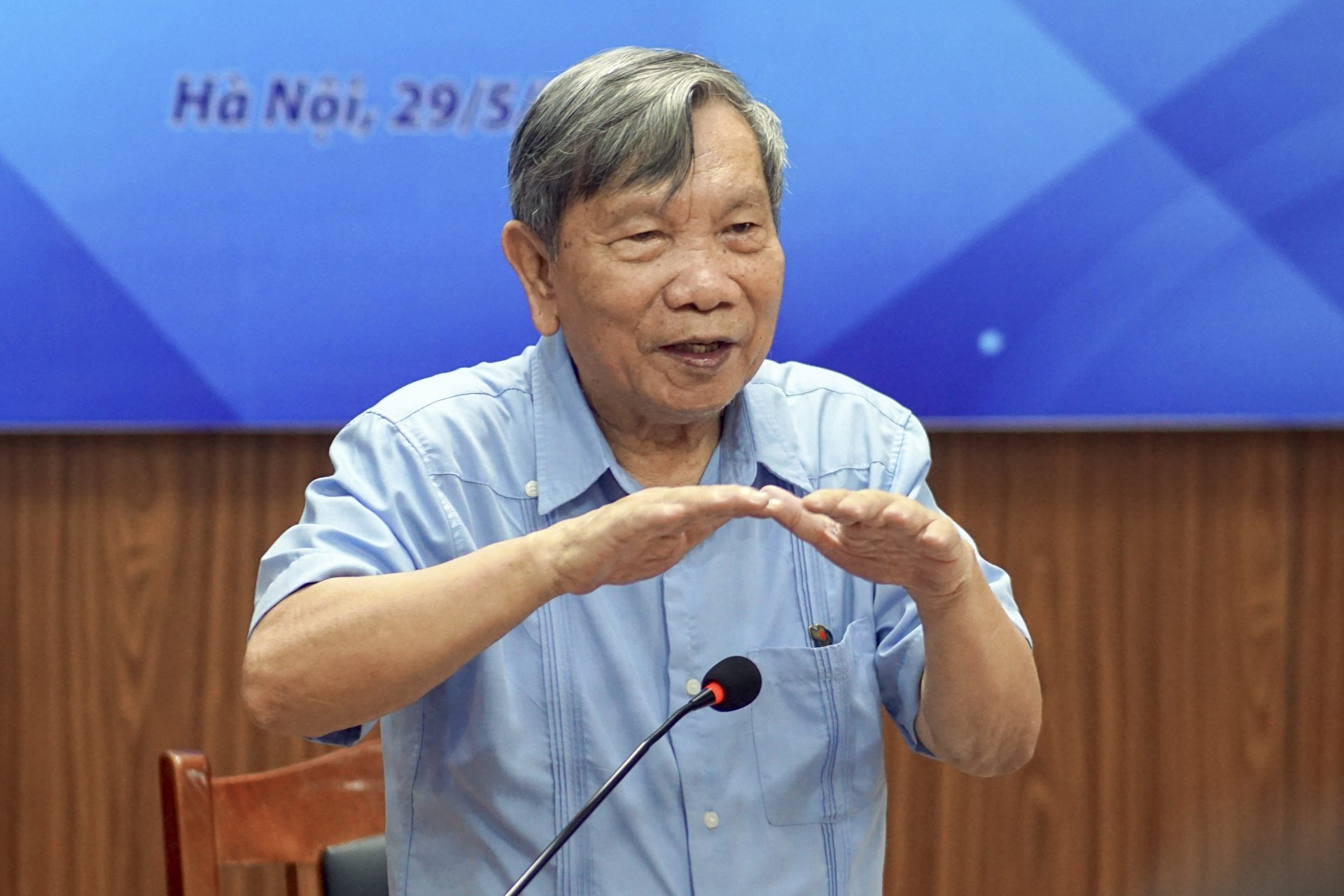 Hoi Xuat ban anh 1