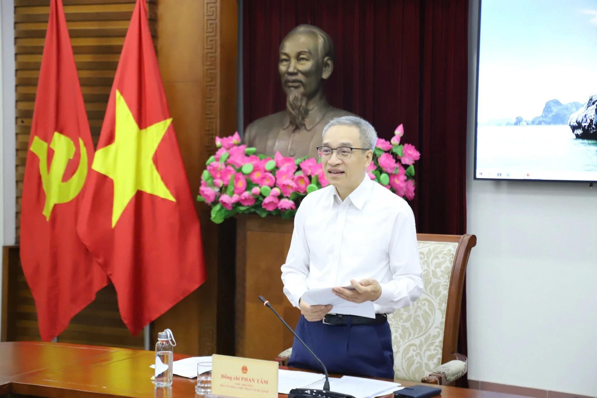 bao chi anh 1