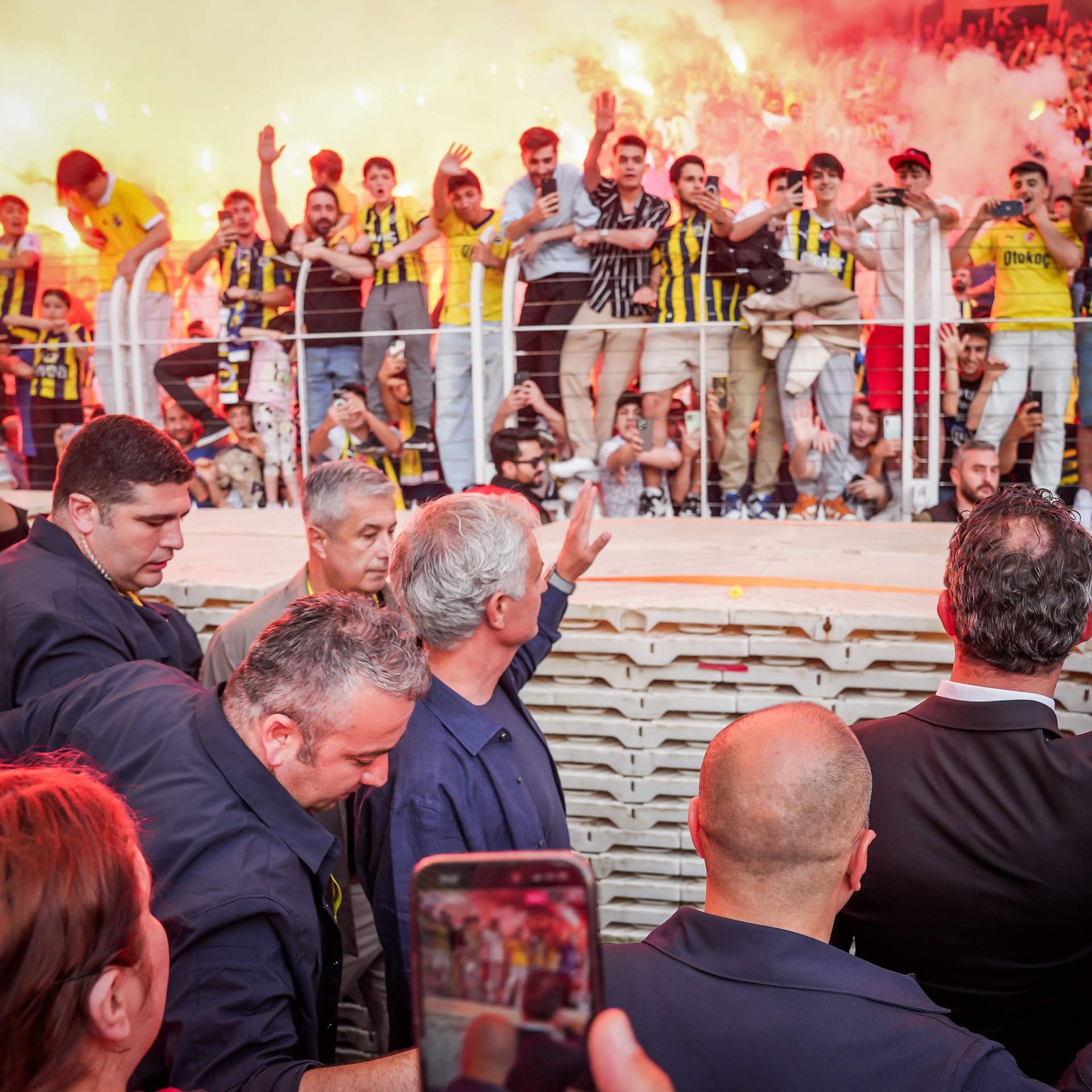 Mourinho sang Fenerbahce anh 4