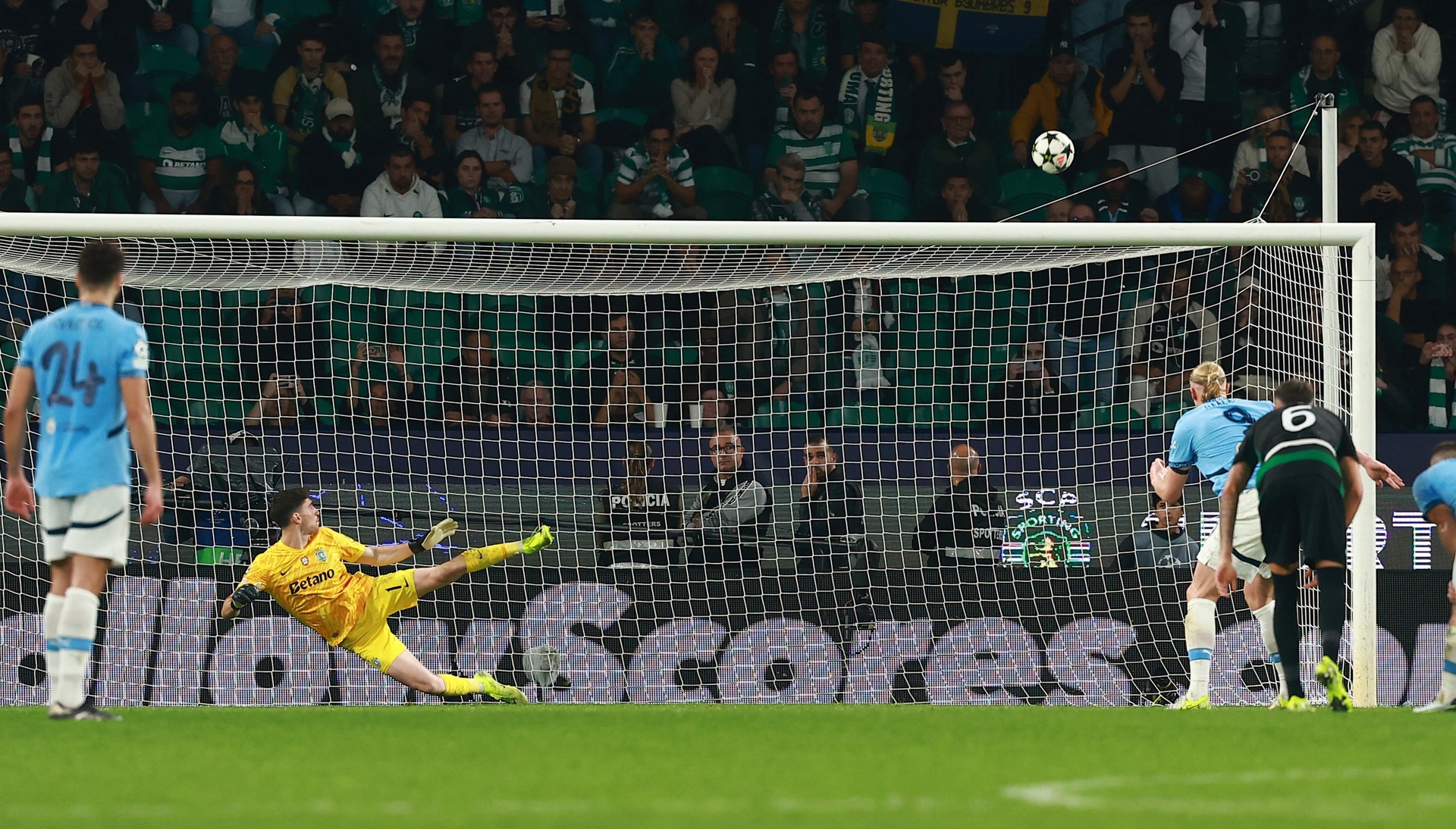 Sporting dau Man City anh 7