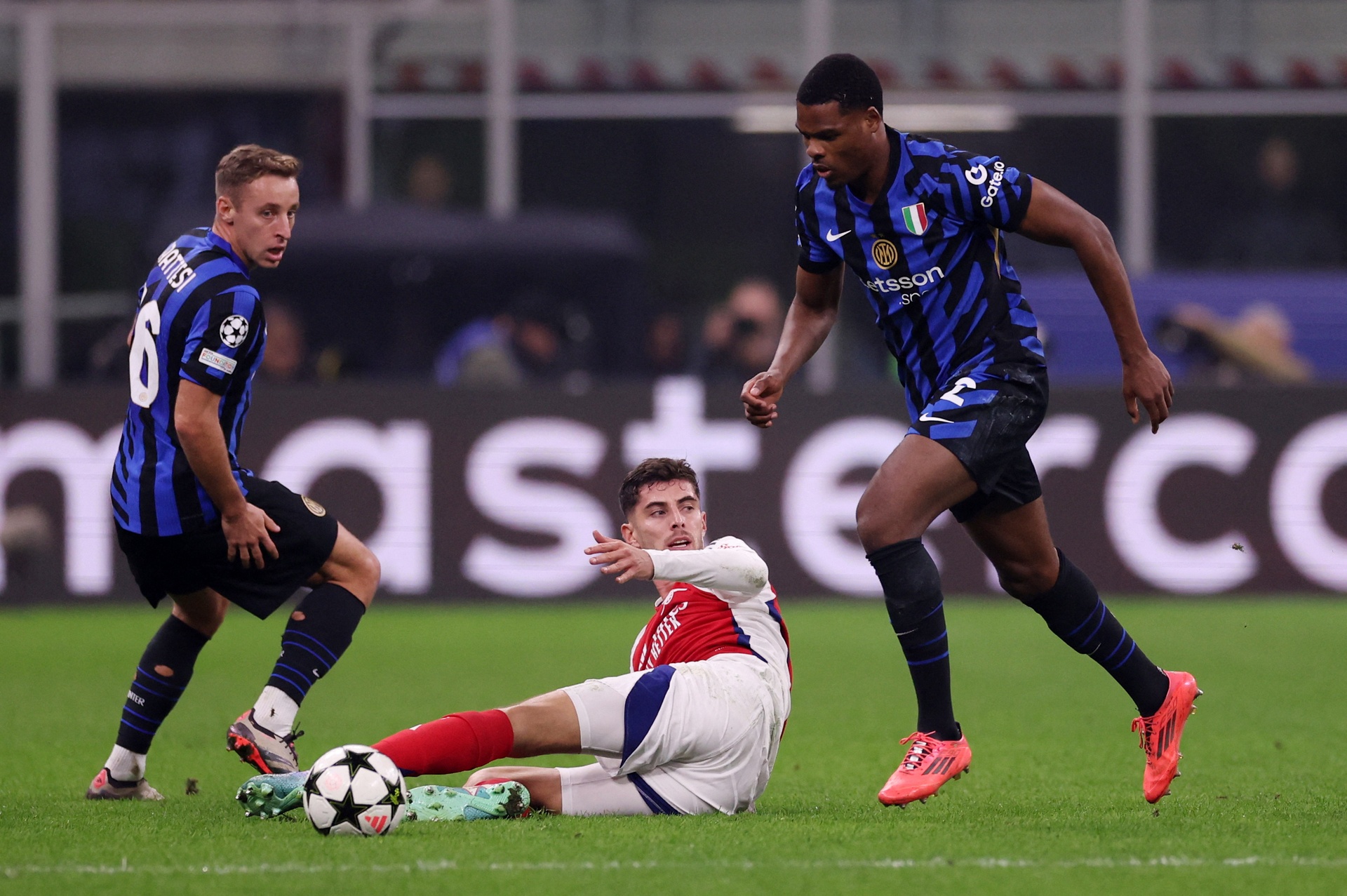 Arsenal dau Inter anh 5