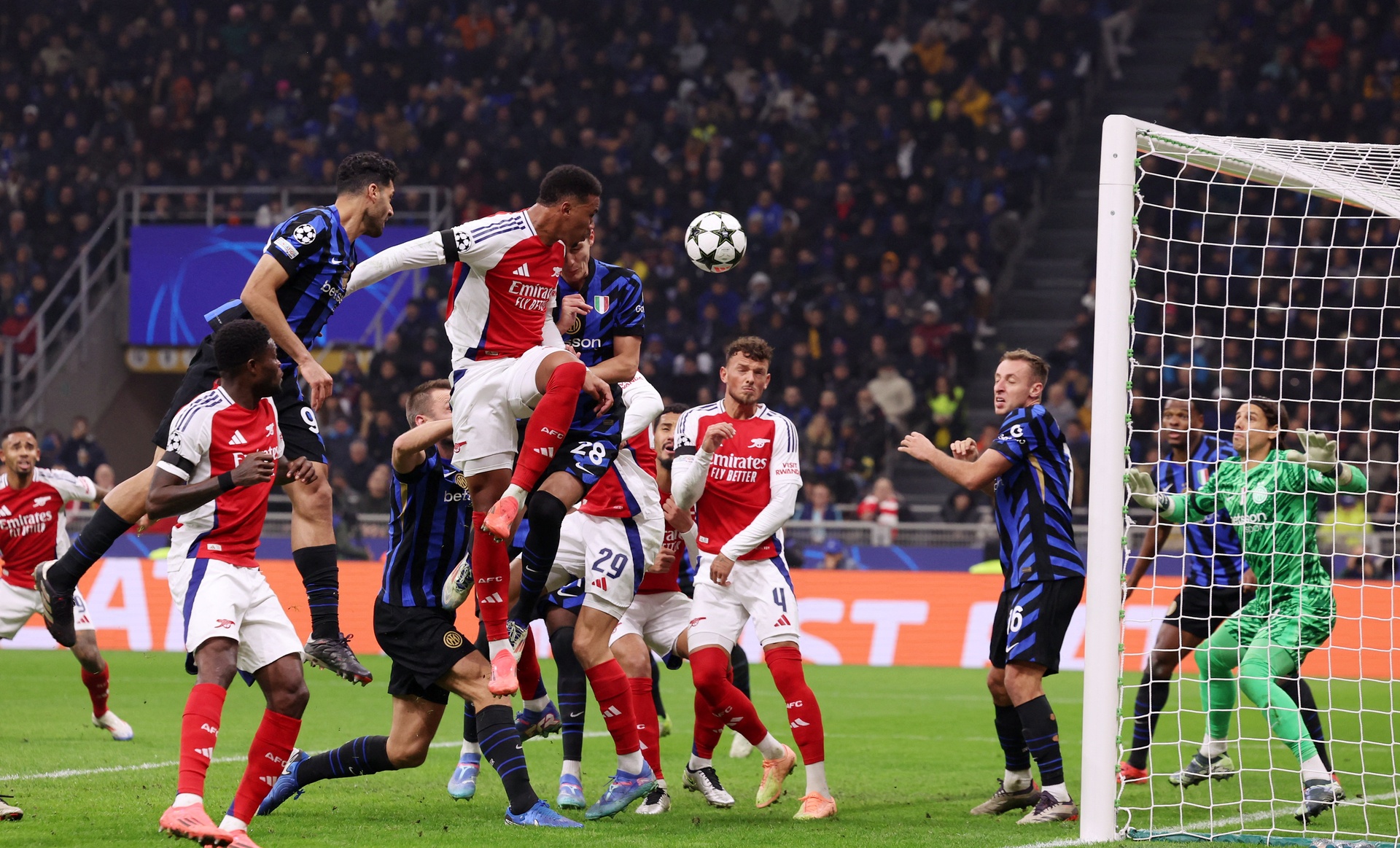 Arsenal dau Inter anh 4