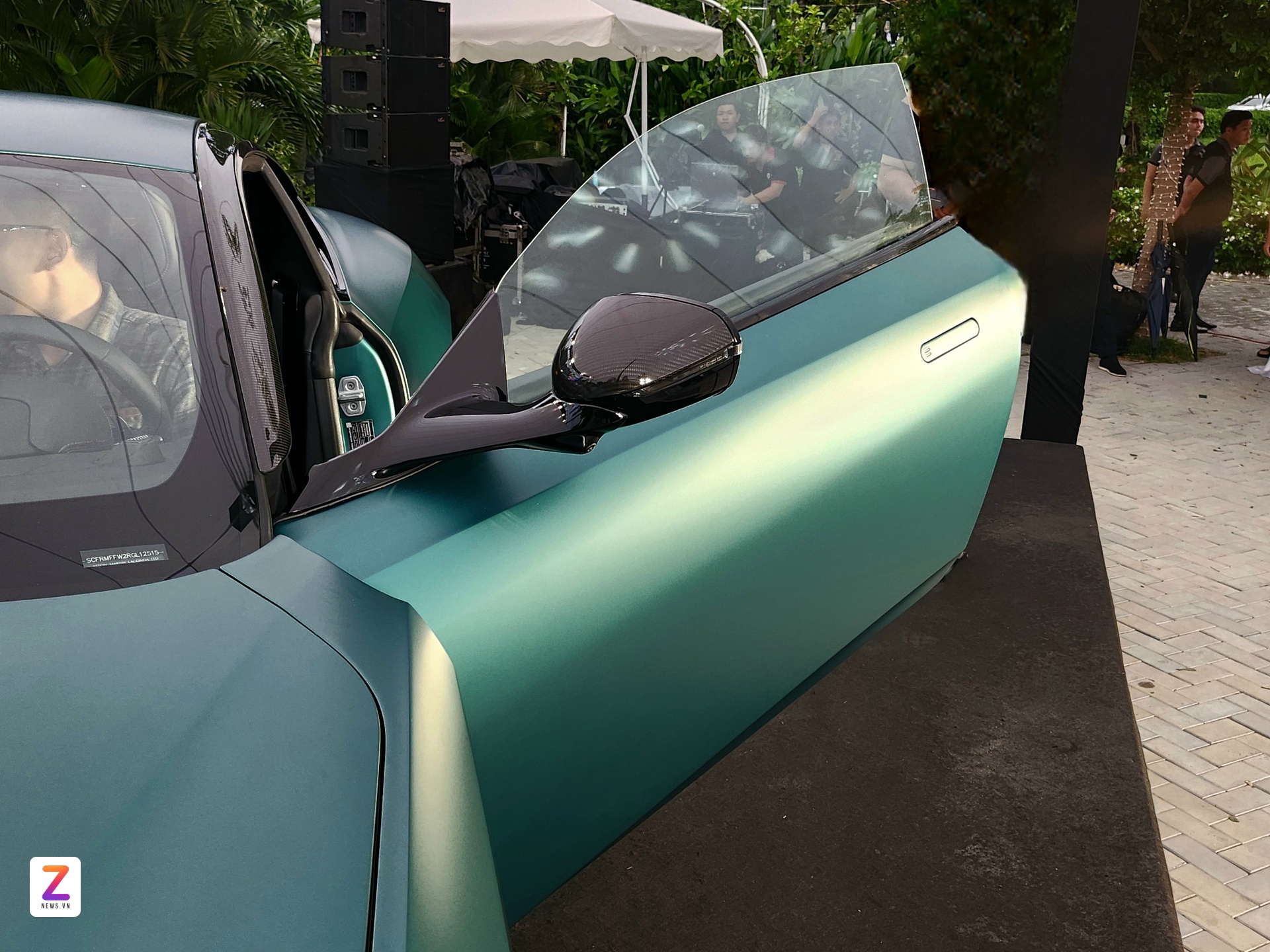 Aston Martin DB12 giá từ 19,5 tỷ đồng có gì đặc biệt?