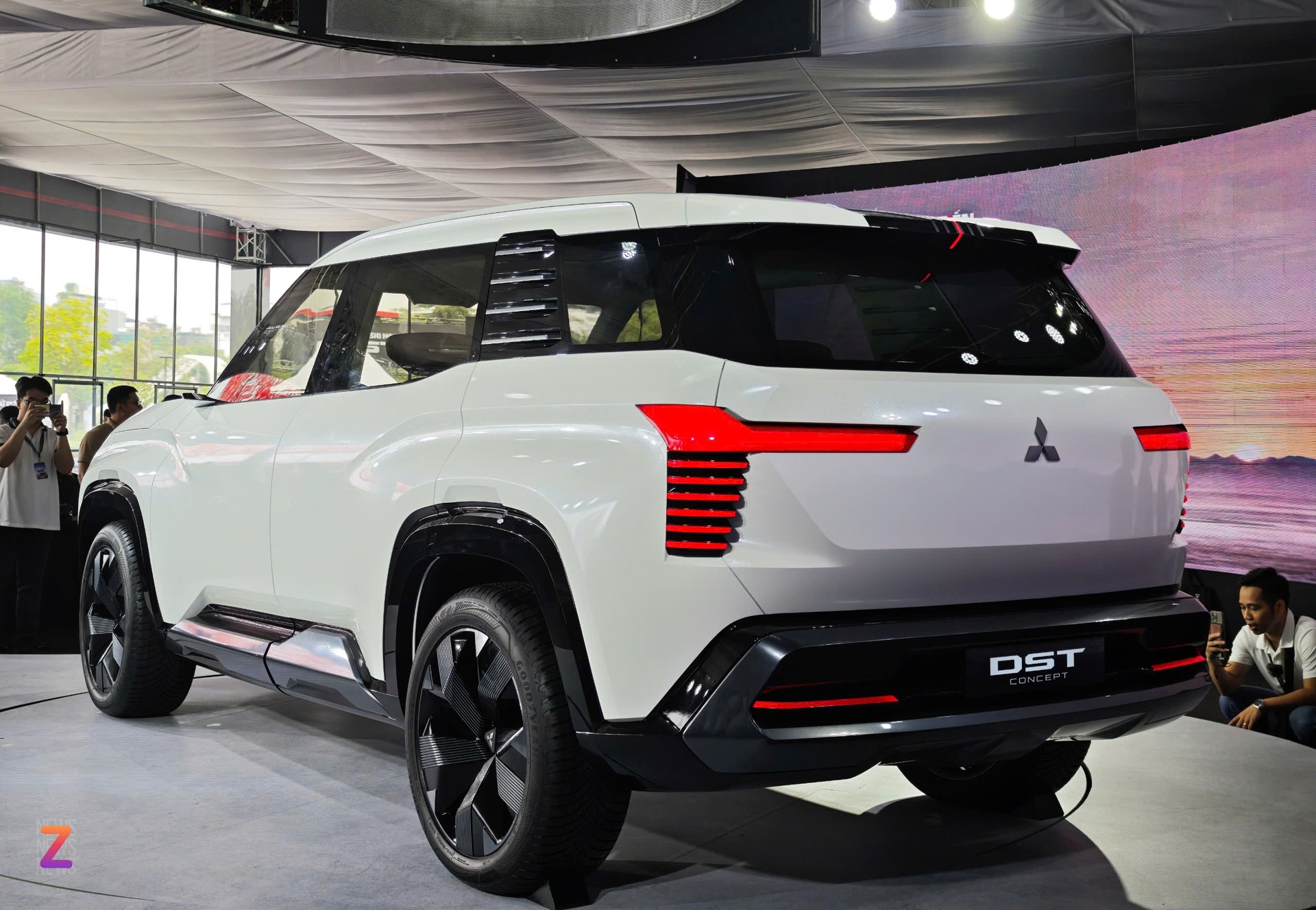 Mitsubishi 7 cho anh 15