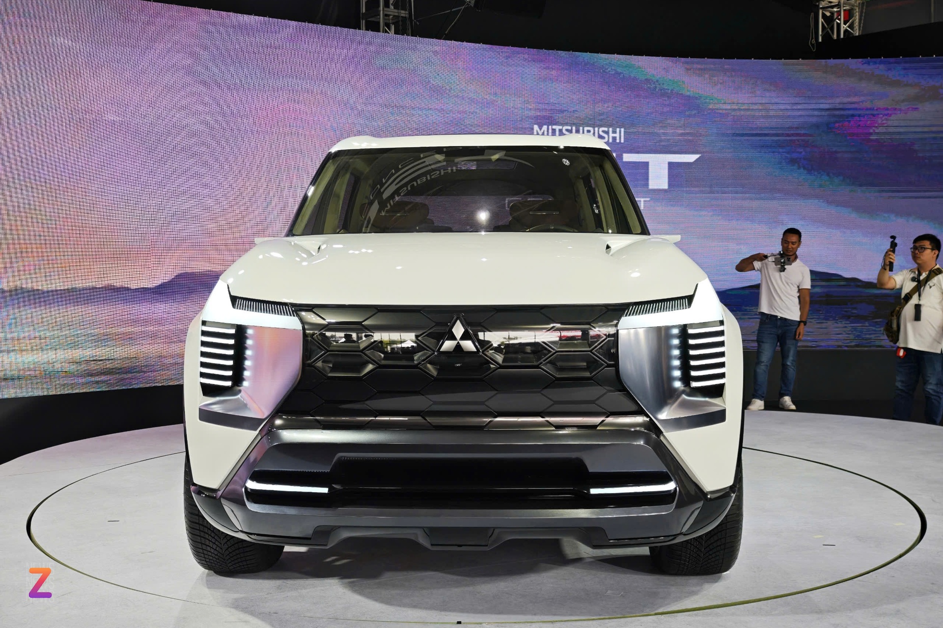 Mitsubishi 7 cho anh 3