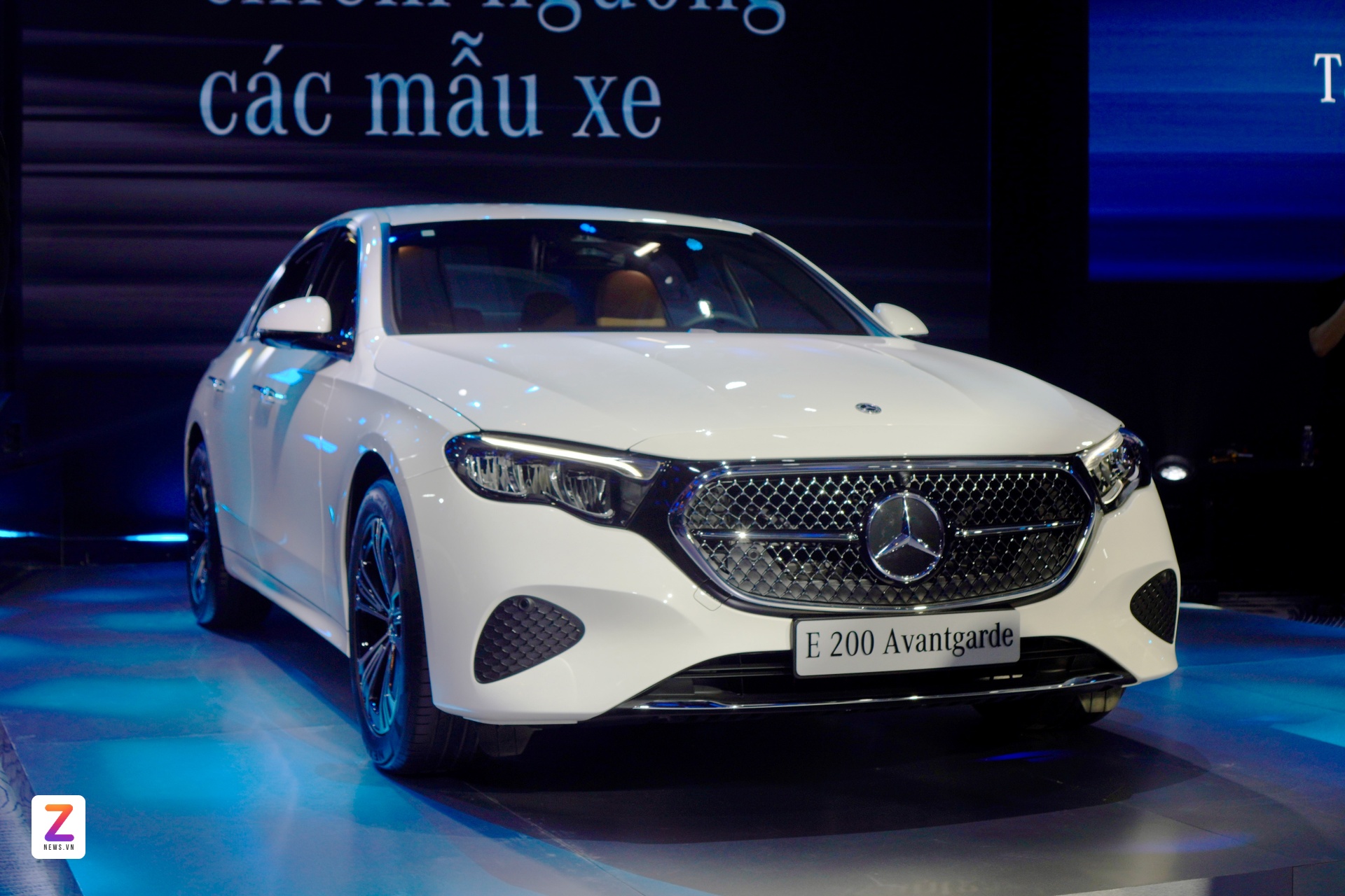 Mercedes-Benz E 200 Avantgarde anh 12