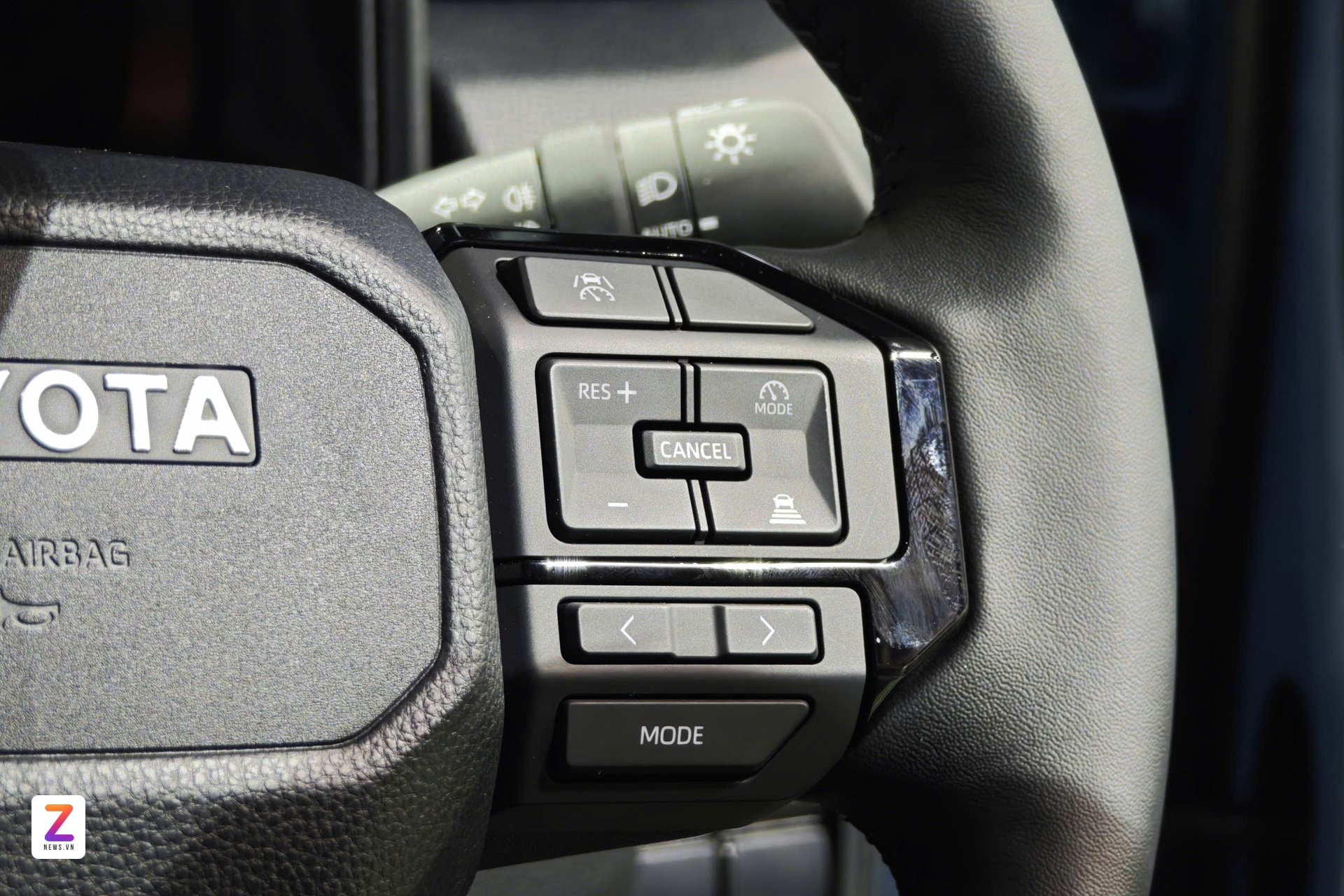 Toyota Land Cruiser FJ anh 14