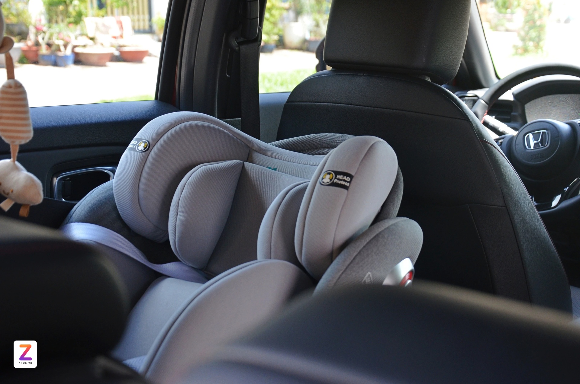 quy dinh ghe tre em,  ghe an toan oto anh 2