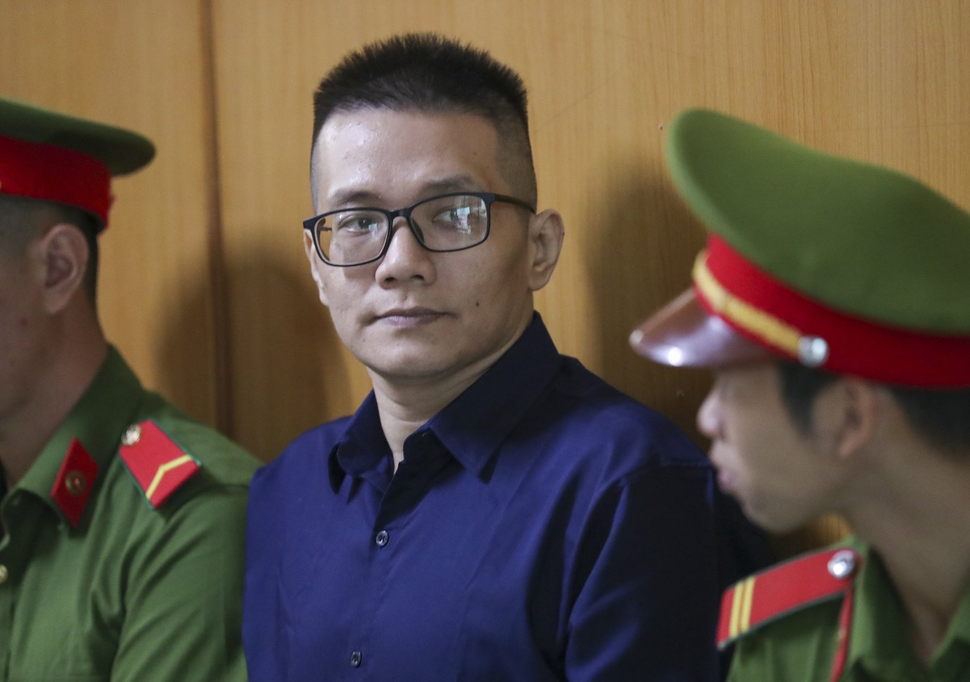 xet xu Nham Hoang Khang anh 2