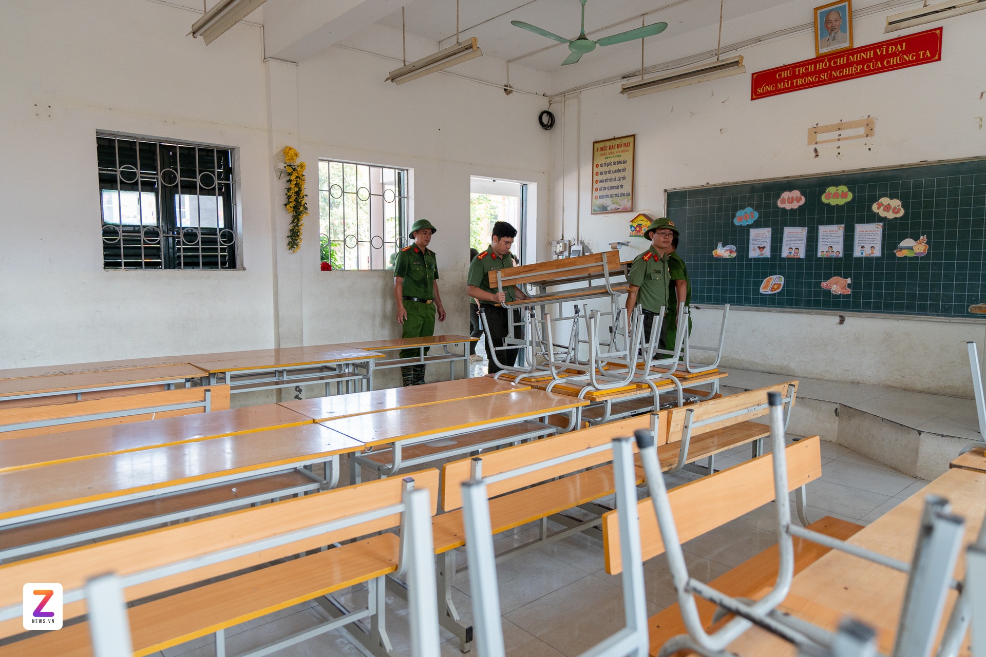 Cong an Ha Noi,  hau bao so 11,  Trung Gia,  Ngap lut anh 11