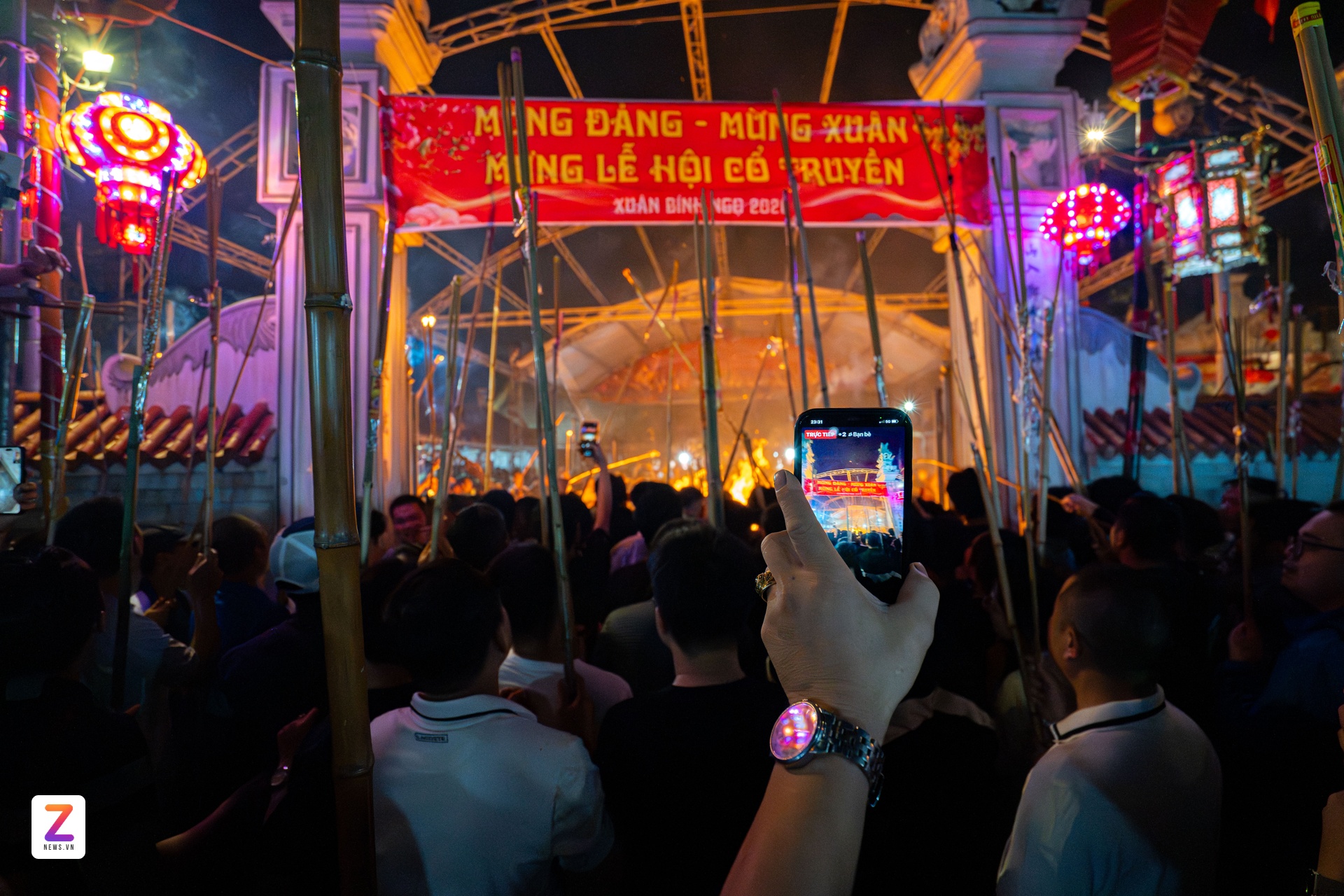 مراسم رژه آتش مقدس، تصویر ۱۲