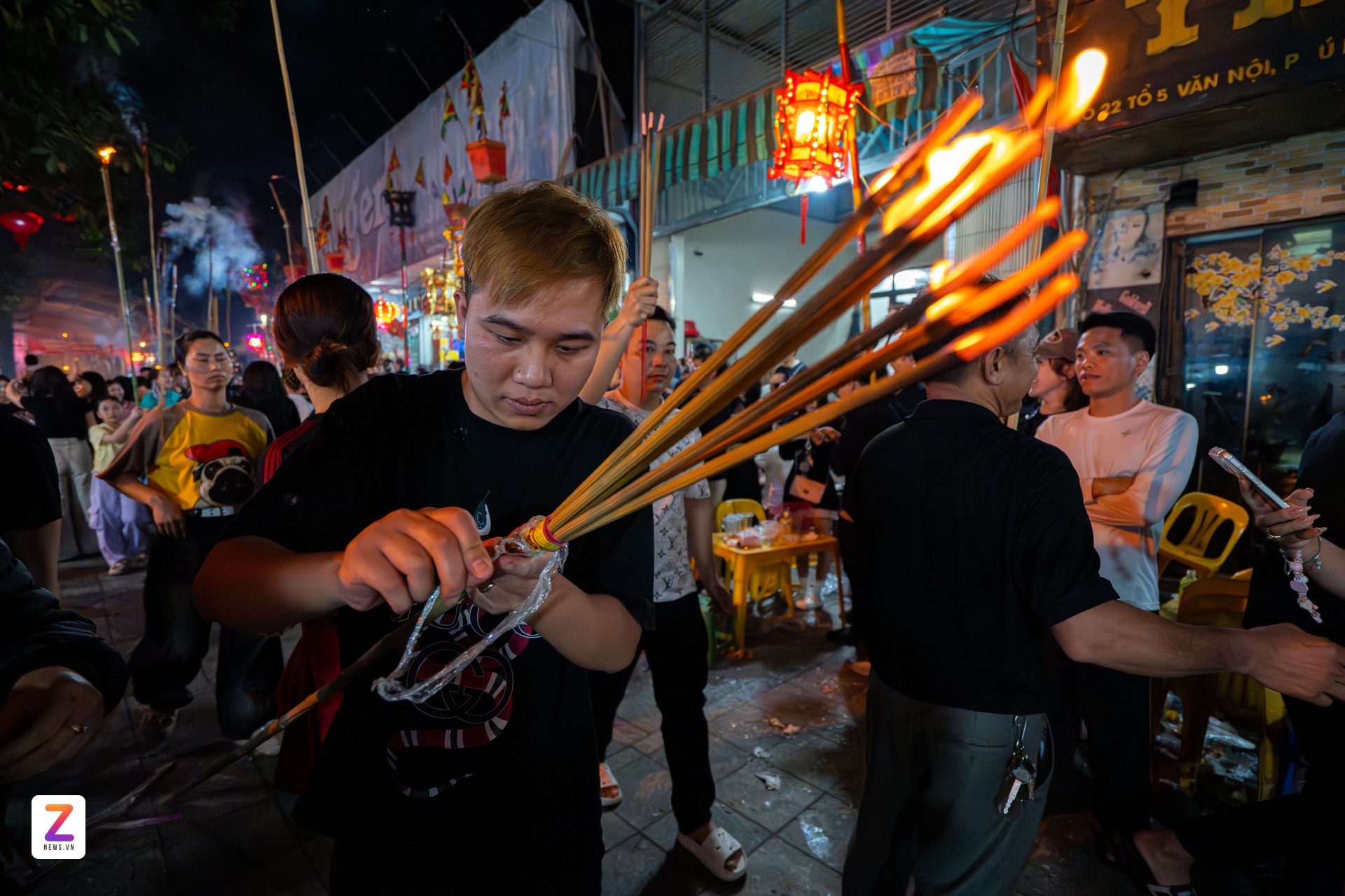 مراسم رژه آتش مقدس، تصویر ۱۳