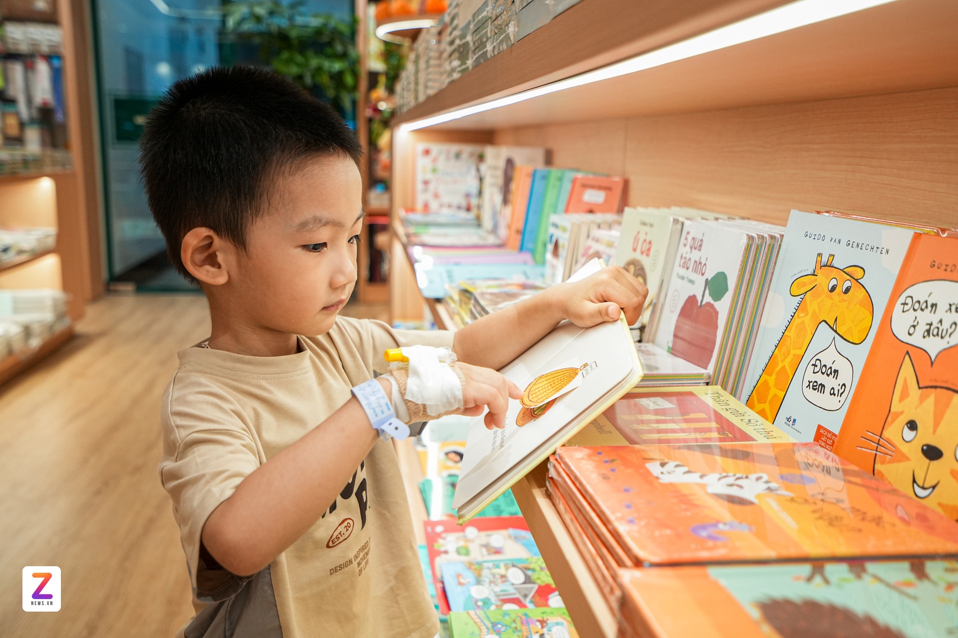 Nhã Nam, Hiệu sách Nhã Nam, Hiệu sách Hà Nội, Biên tập viên ảnh 16