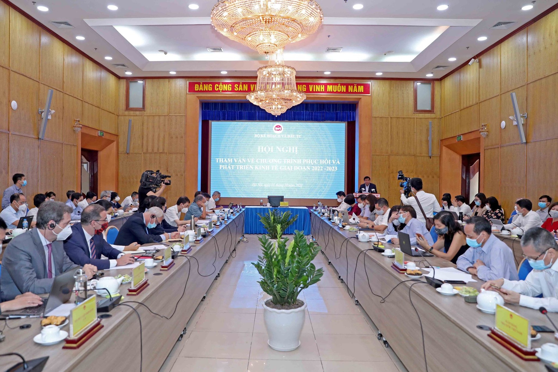De nghi ho tro doanh nghiep bang tien anh 1