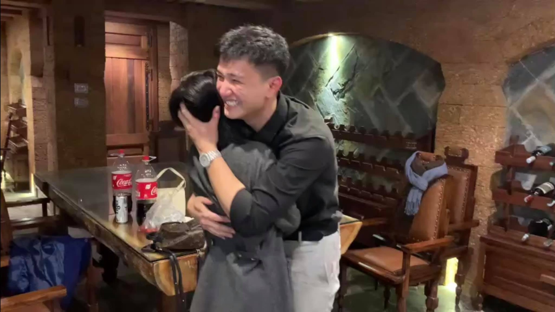 Huynh Anh cau hon ban gai anh 1
