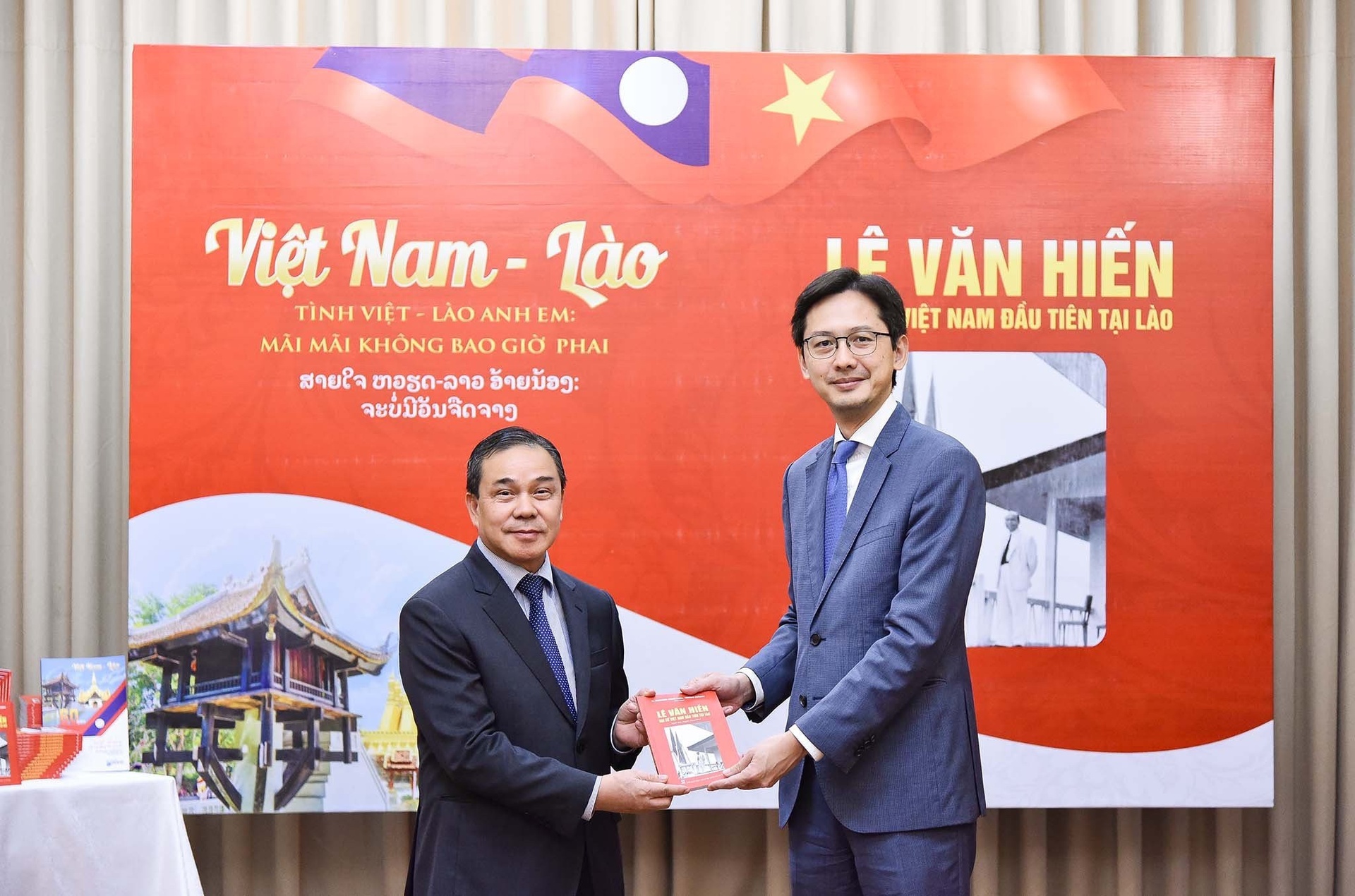 60 nam Viet - Lao anh 1