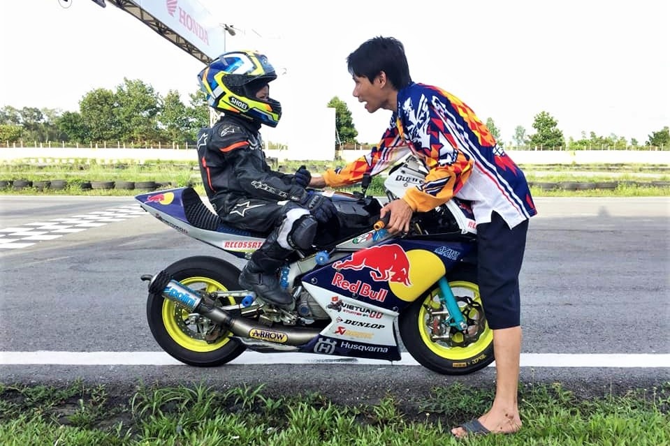 2 tay dua nhi Viet Nam du giai Thai Lan anh 1