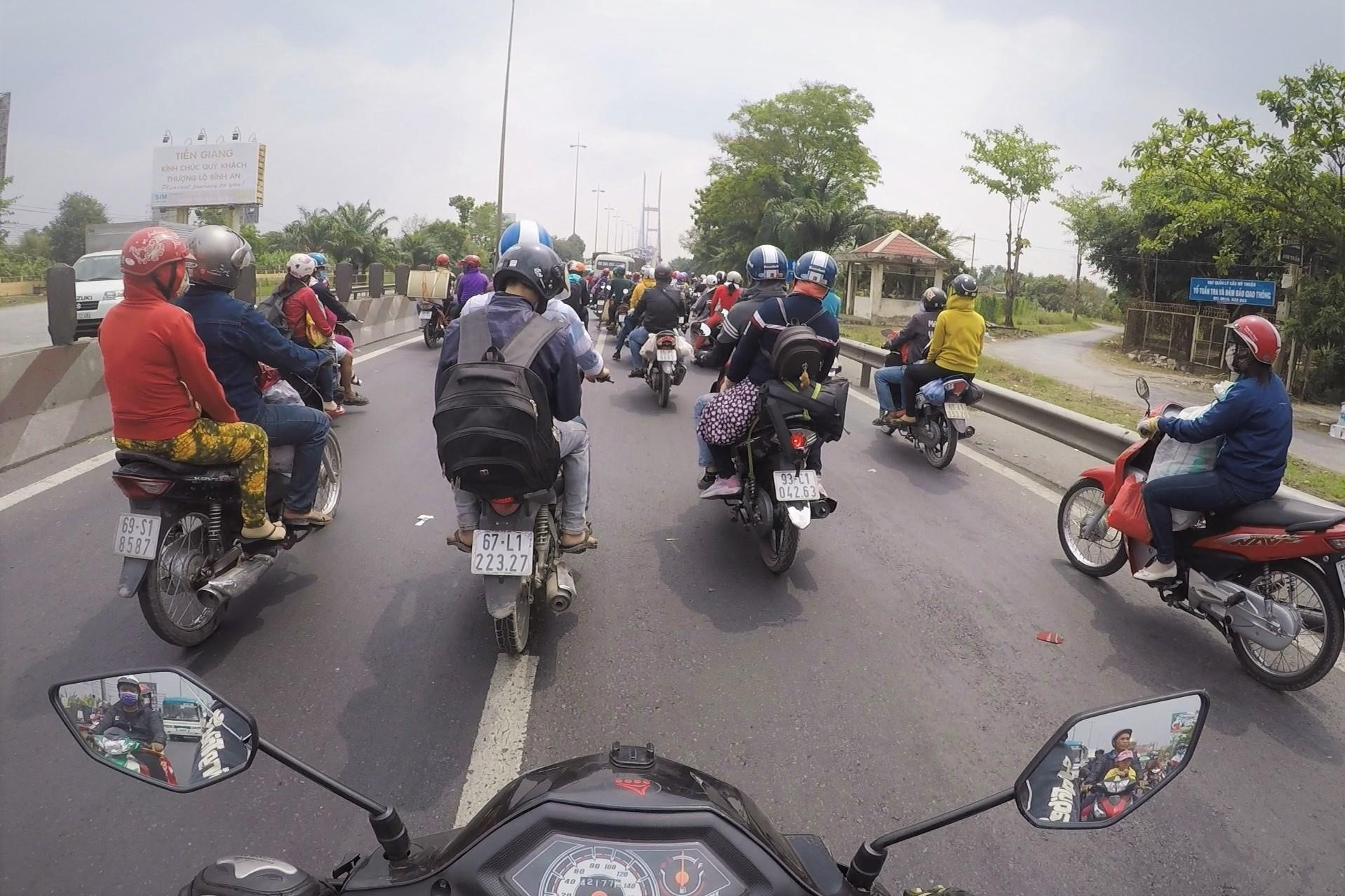 Di xe may ve que dip Tet can chuan bi gi anh 1