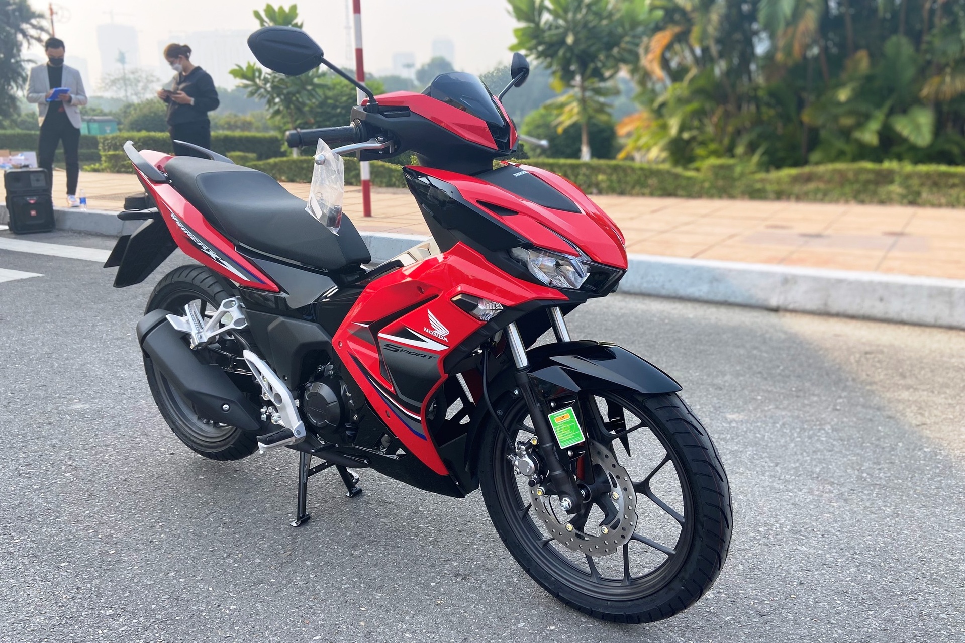 Honda ra mat xe may moi vao hom nay anh 1