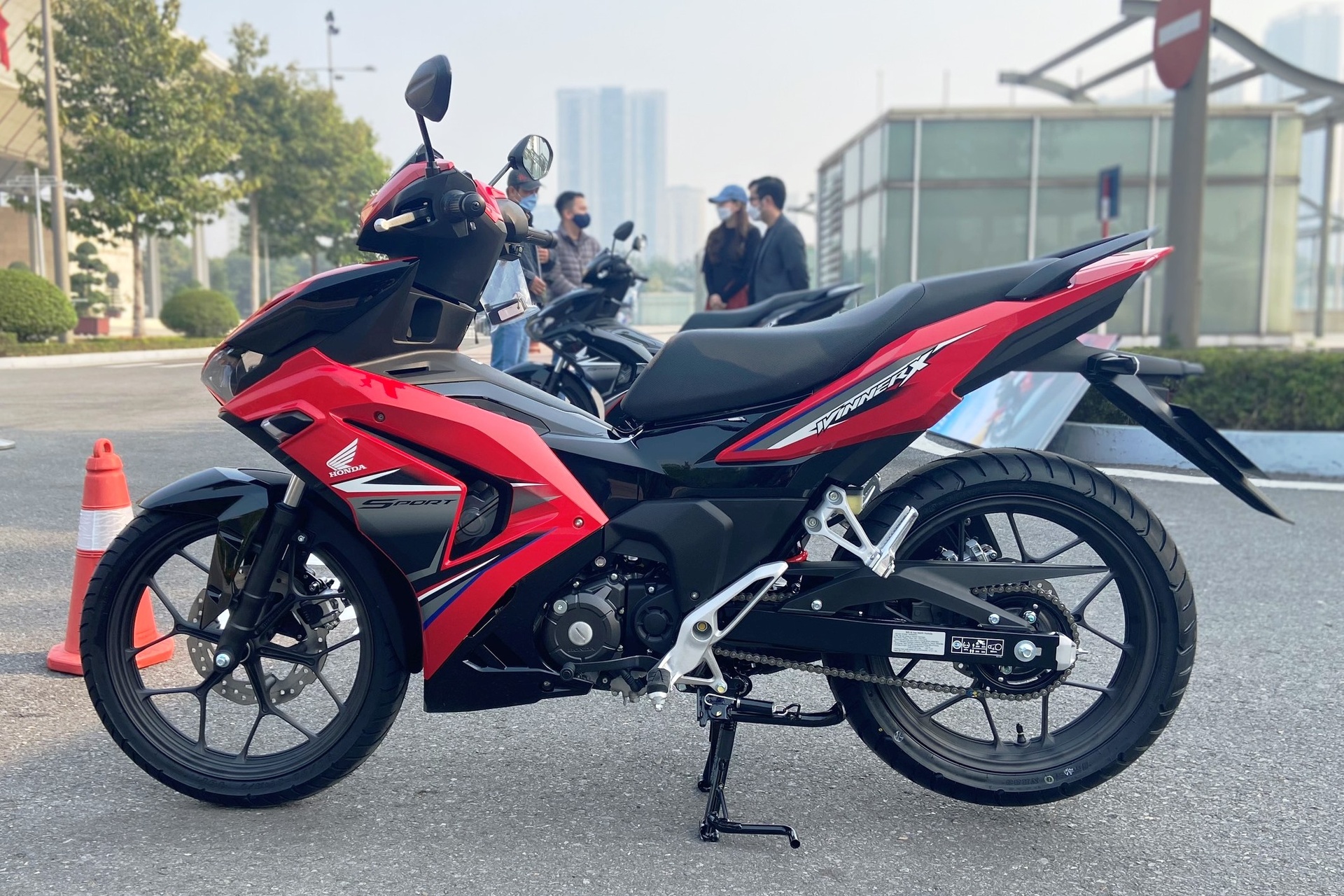 Honda ra mat xe may moi vao hom nay anh 2