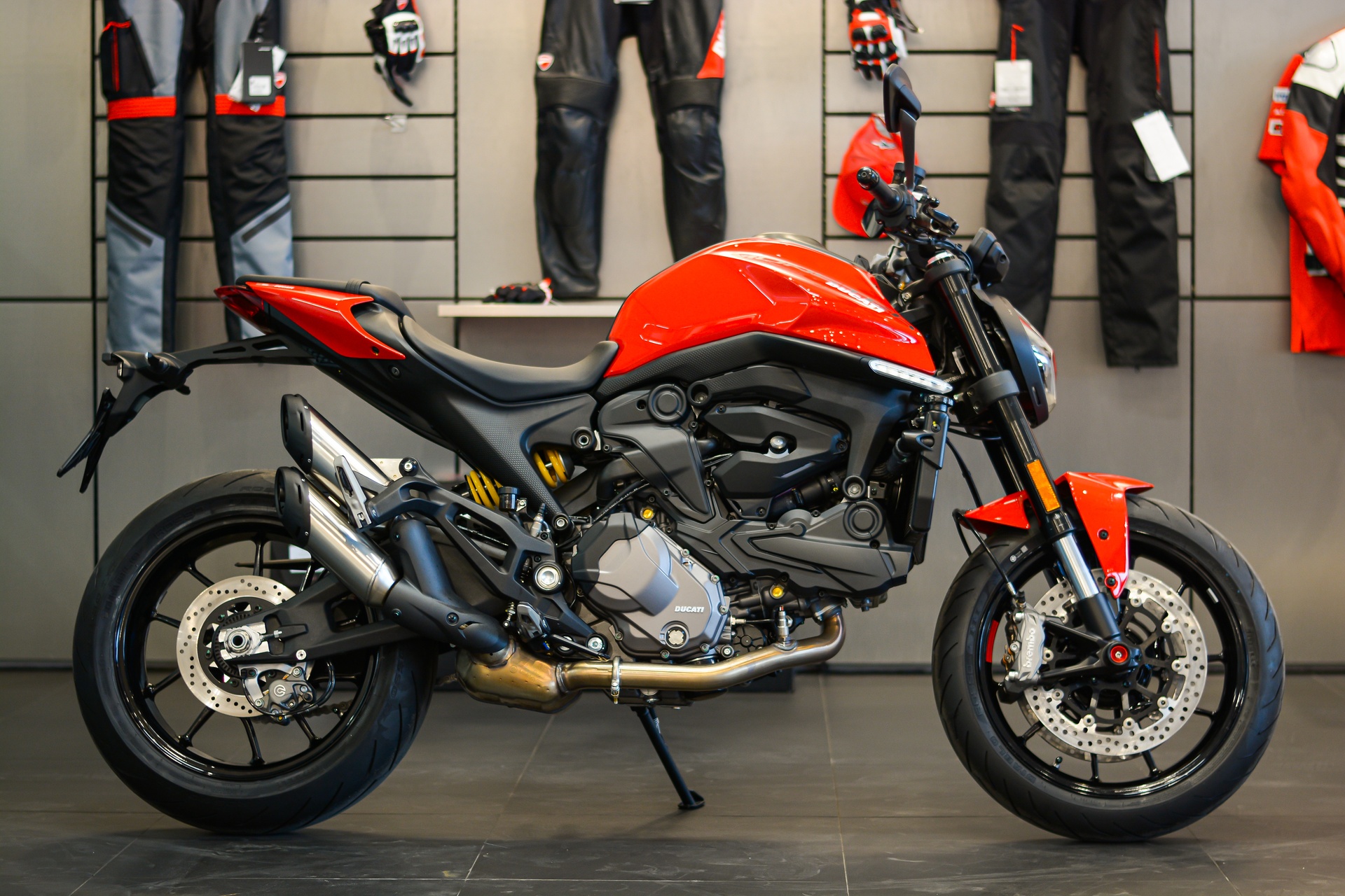 Ducati Monster the he moi ve Viet Nam anh 2