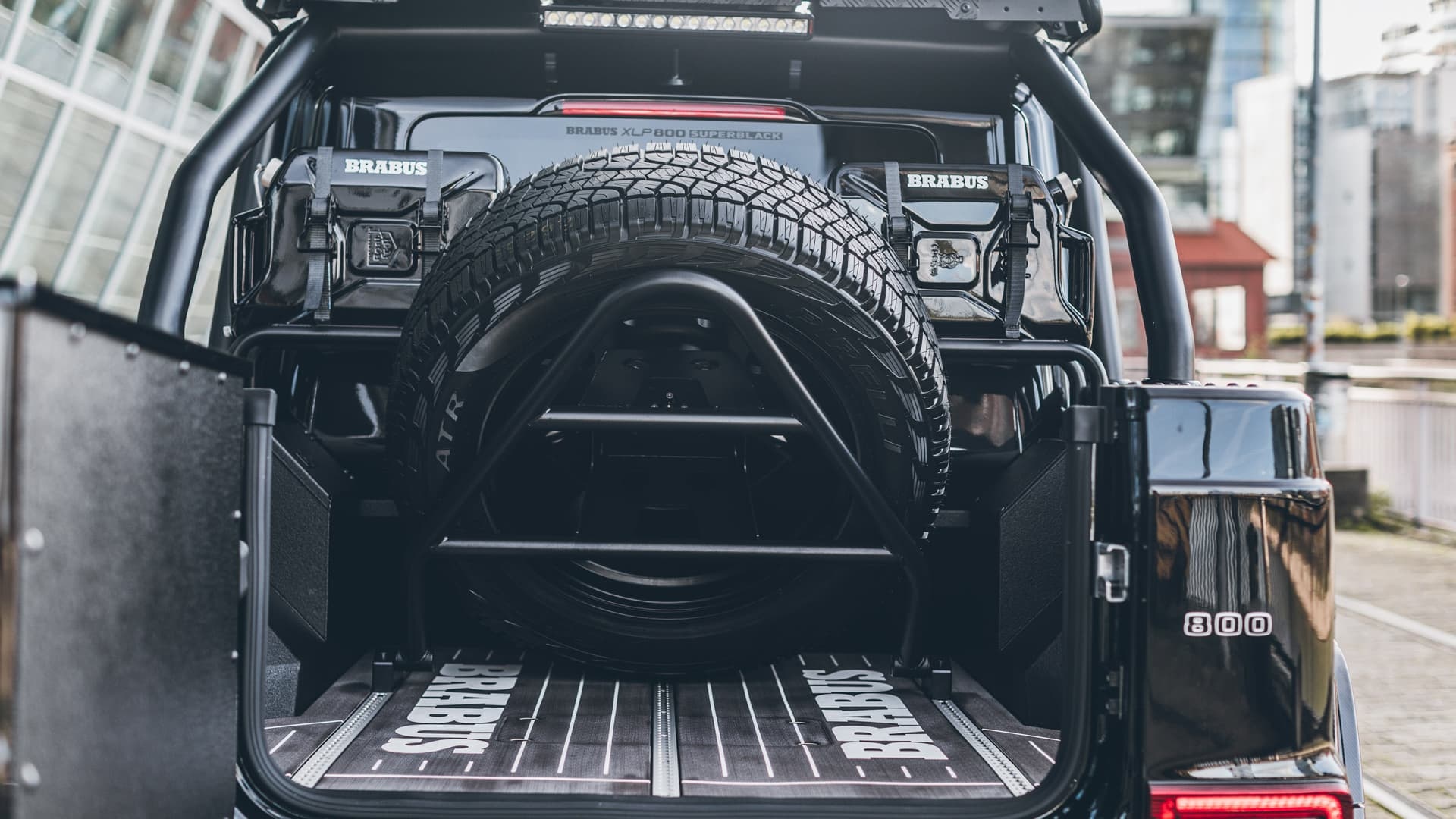 Can canh Mercedes-AMG G63 bien thanh xe ban tai anh 3