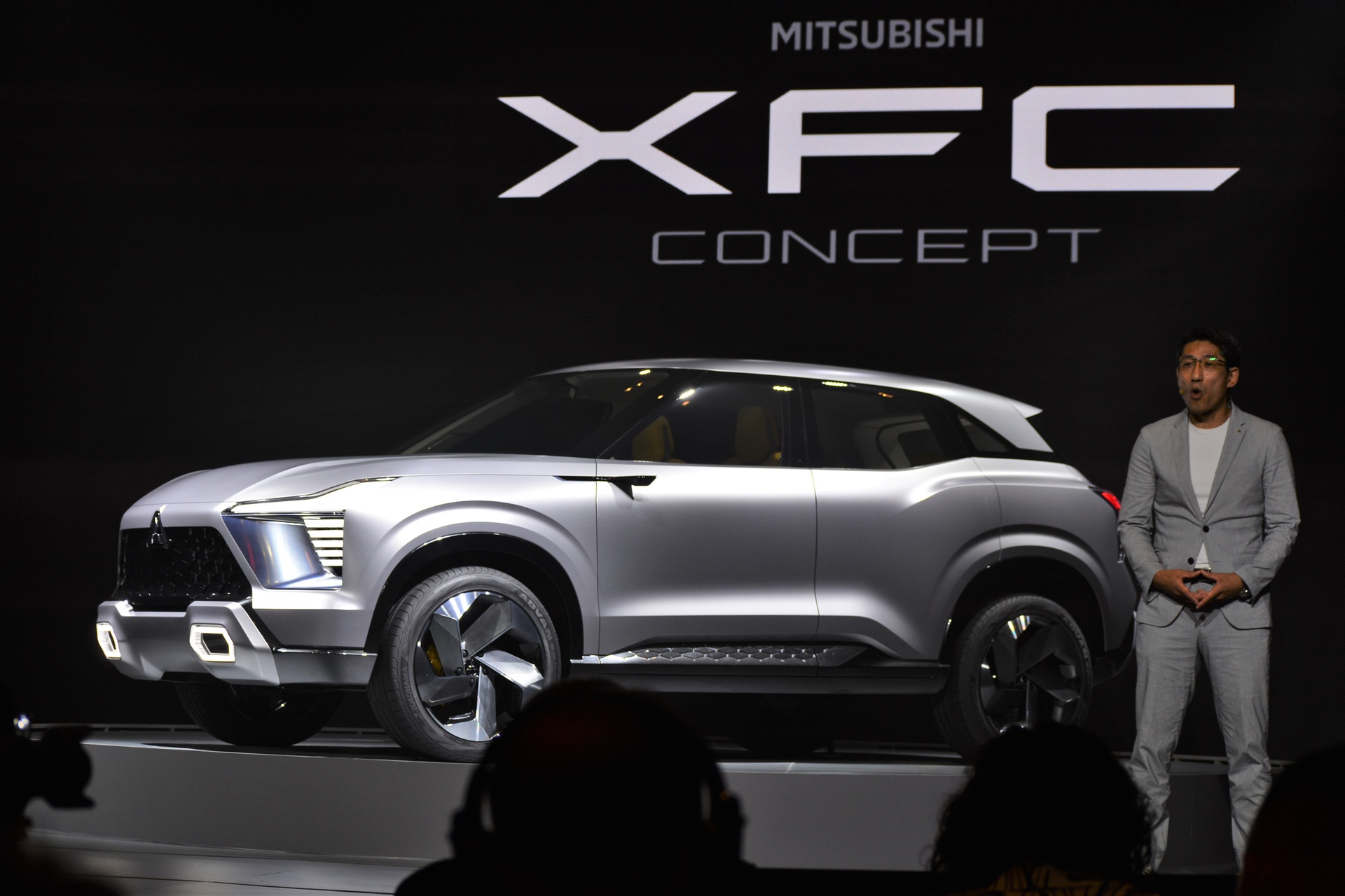 Co hoi nao Mitsubishi XFC anh 1