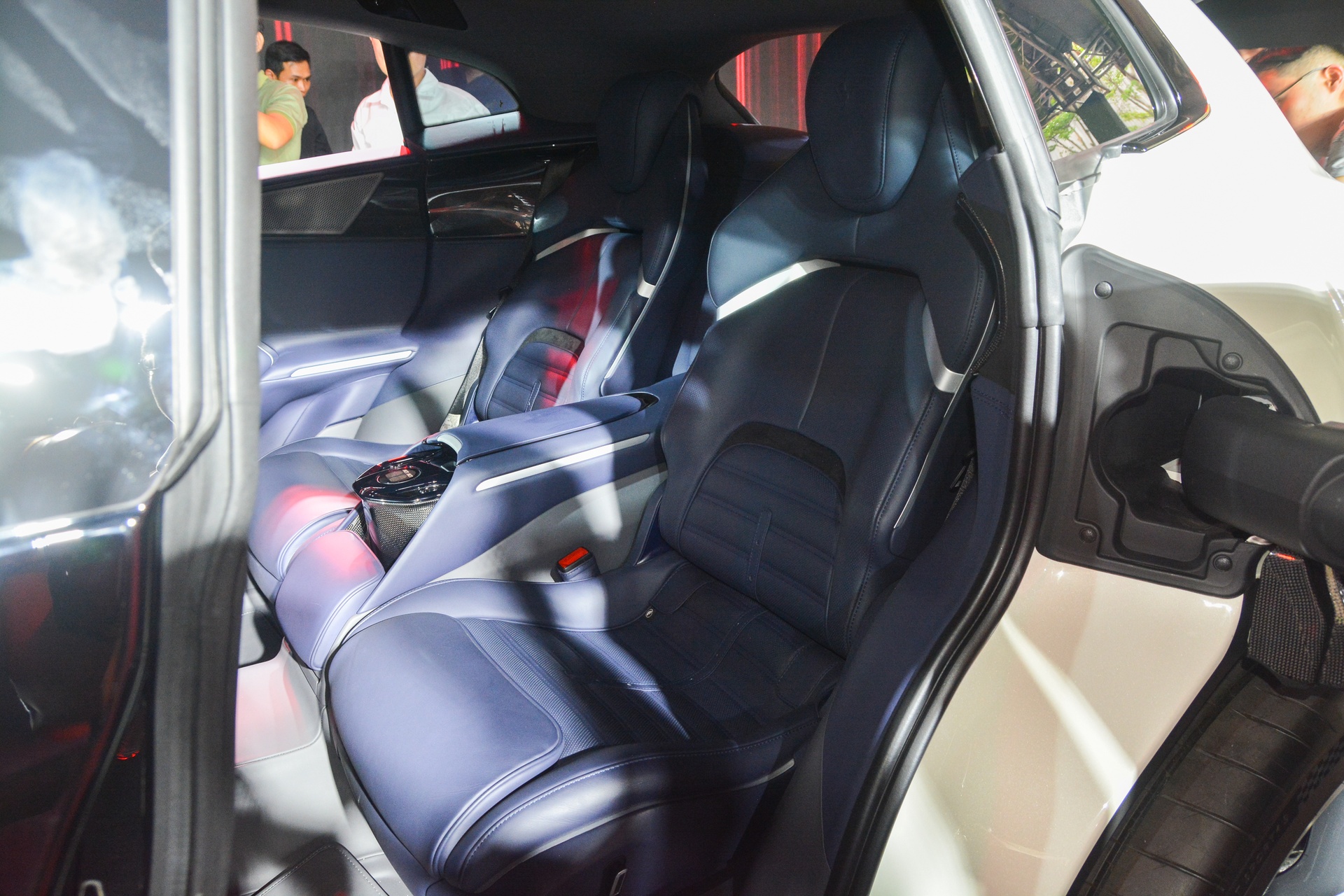 suv,  dat nhat the gioi,  top 10,  lamborghini,  ferrari,  maybach,  mercedes,  rolls-royce,  Cullinan,  Purosangue,  urus,  g63,  dbx,  dbx707,  aston martin anh 21