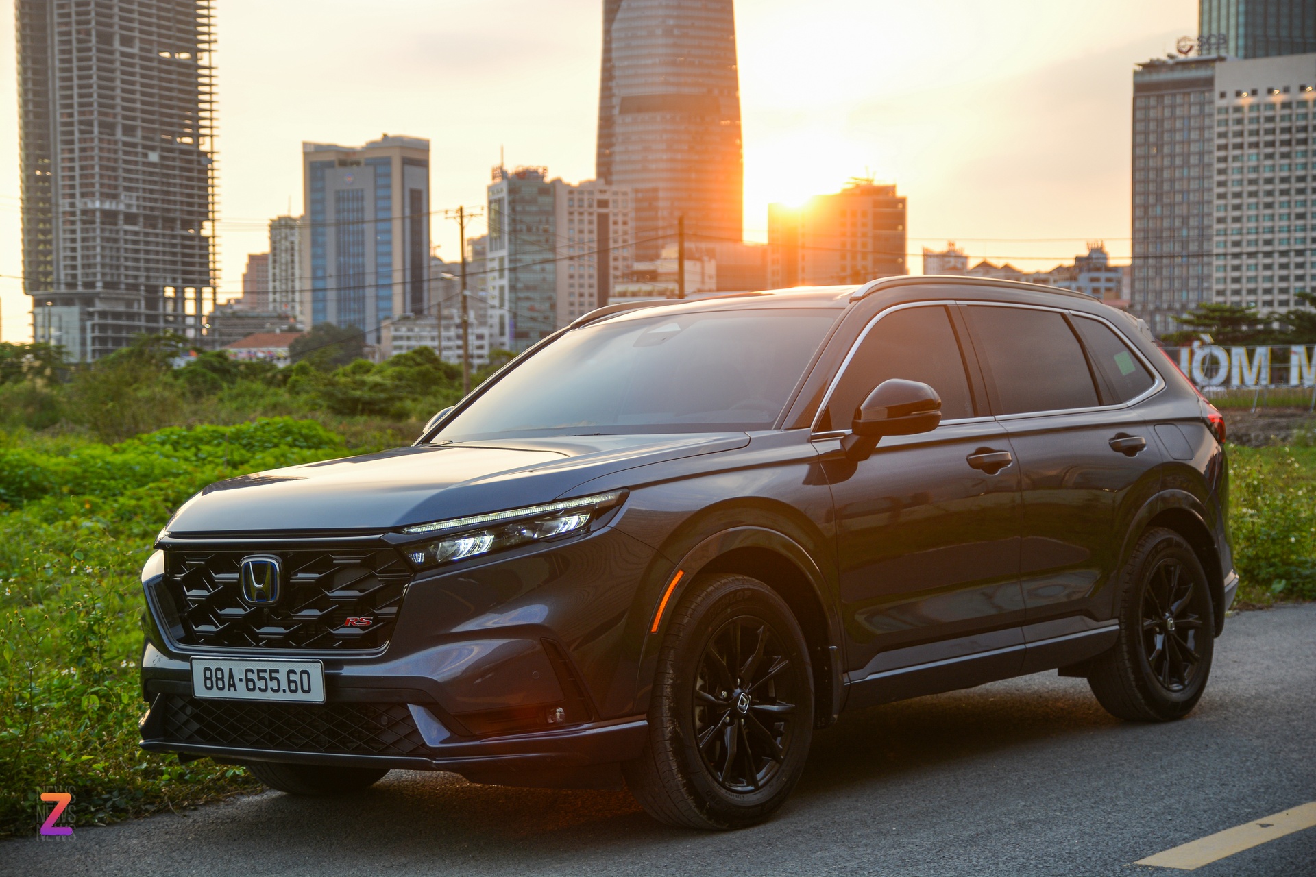 xe hybrid anh 4