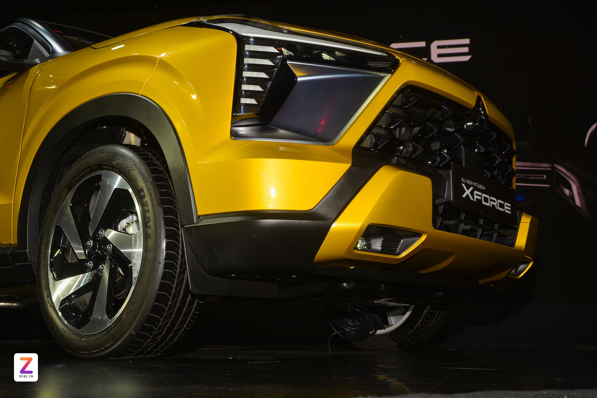 Mitsubishi vuot Toyota anh 2