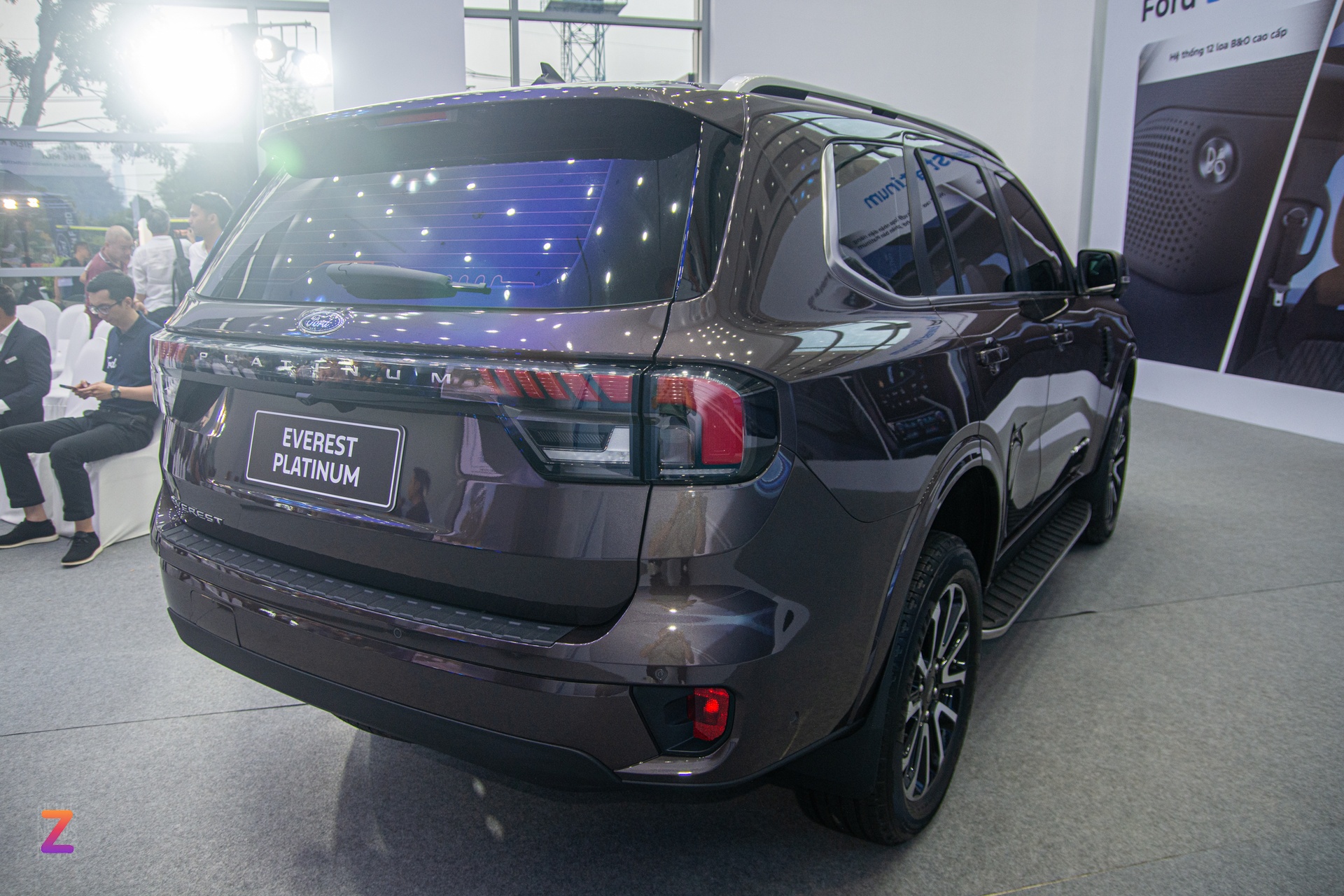 Ford Everest Platinum mo ban anh 5