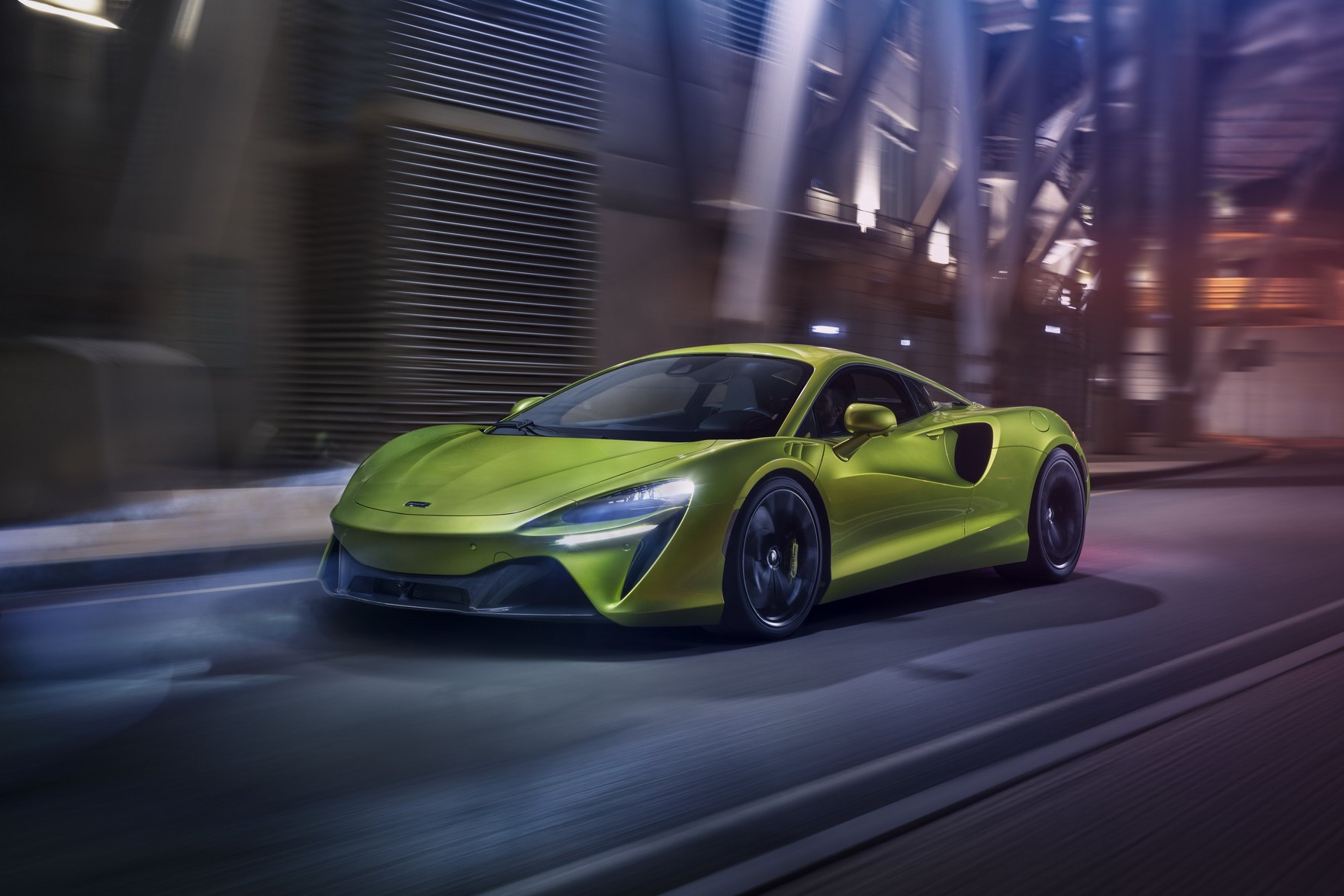 McLaren Artura cham giao hang anh 1