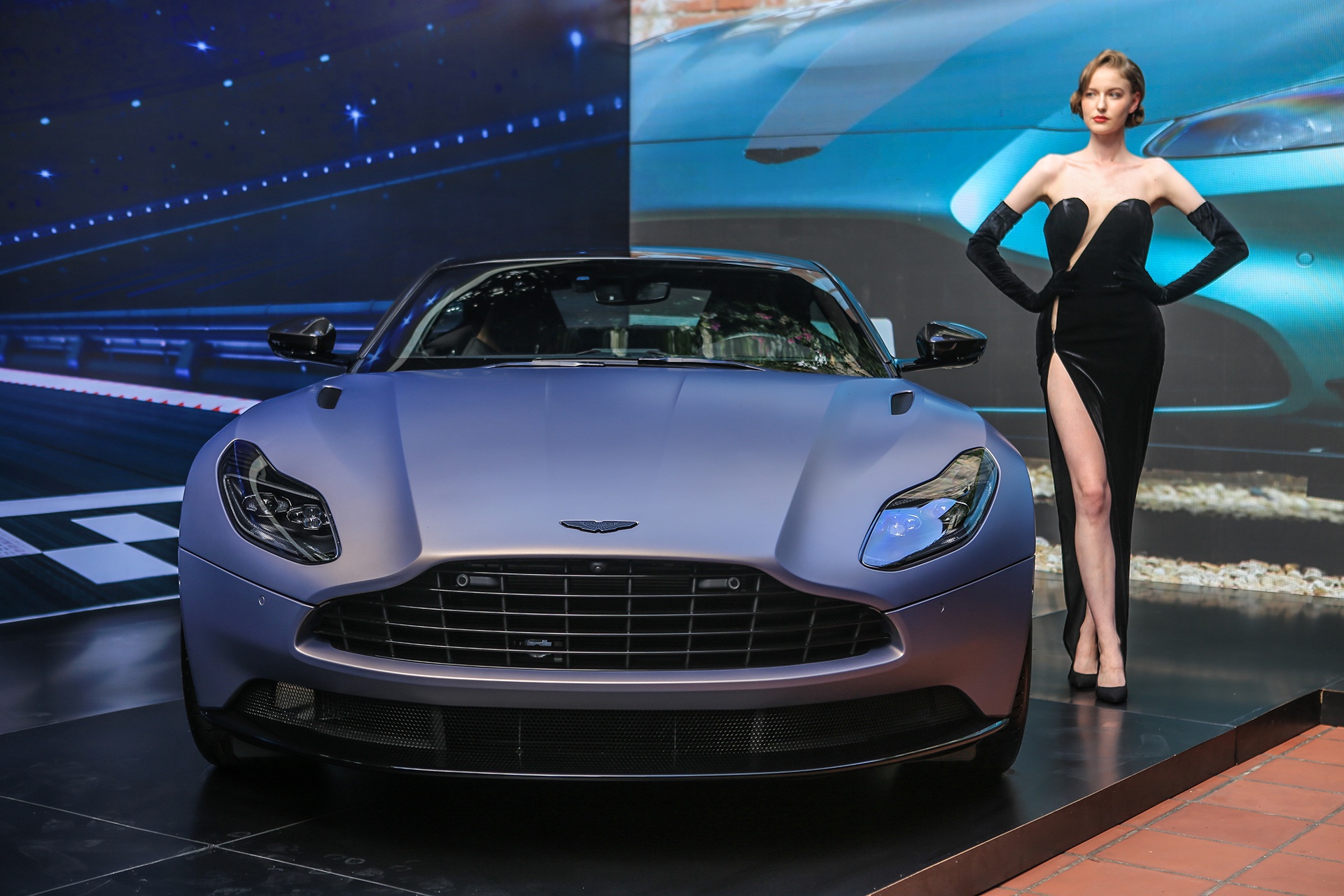 Aston Martin DB11 anh 1