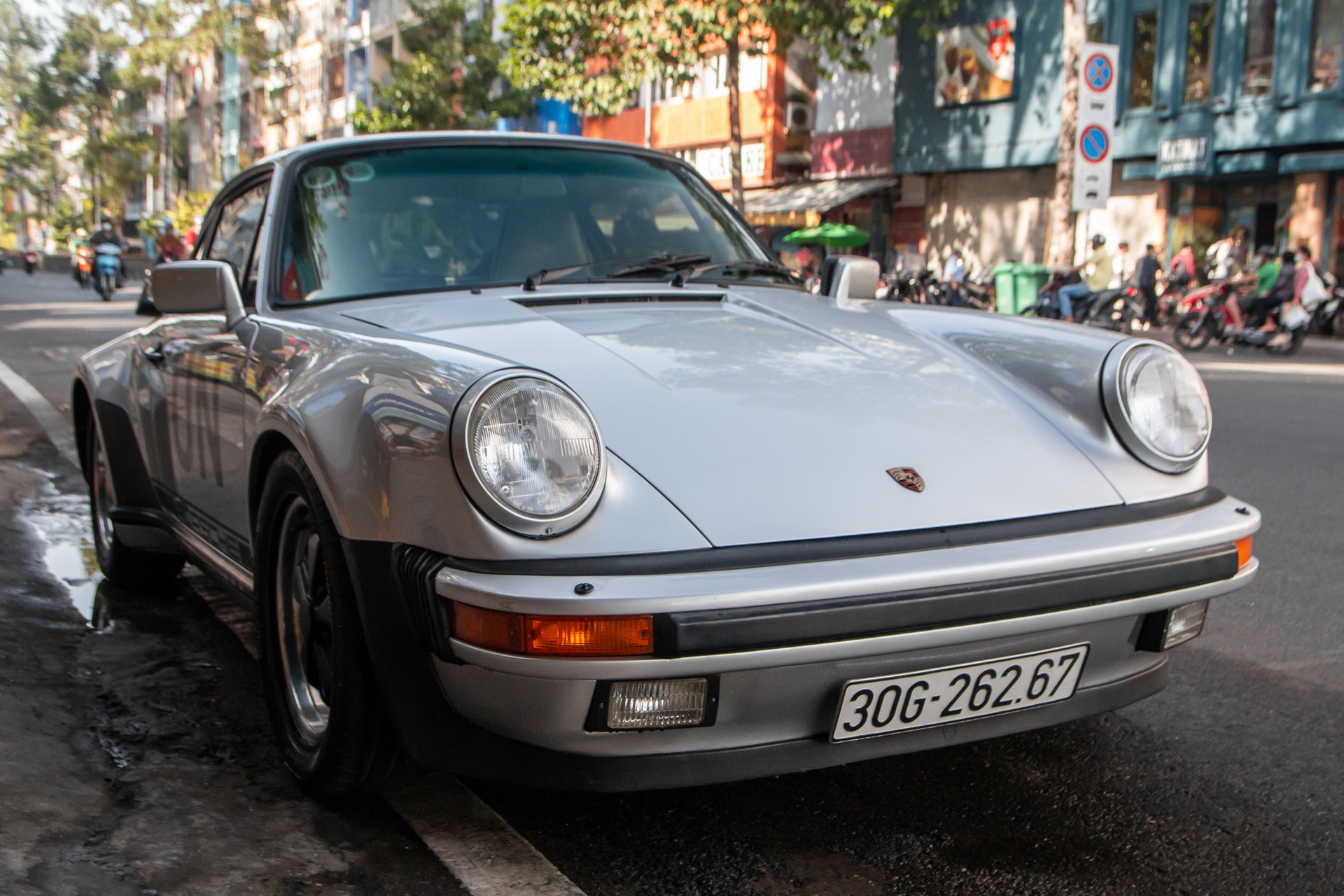 Porsche 930 Turbo anh 2