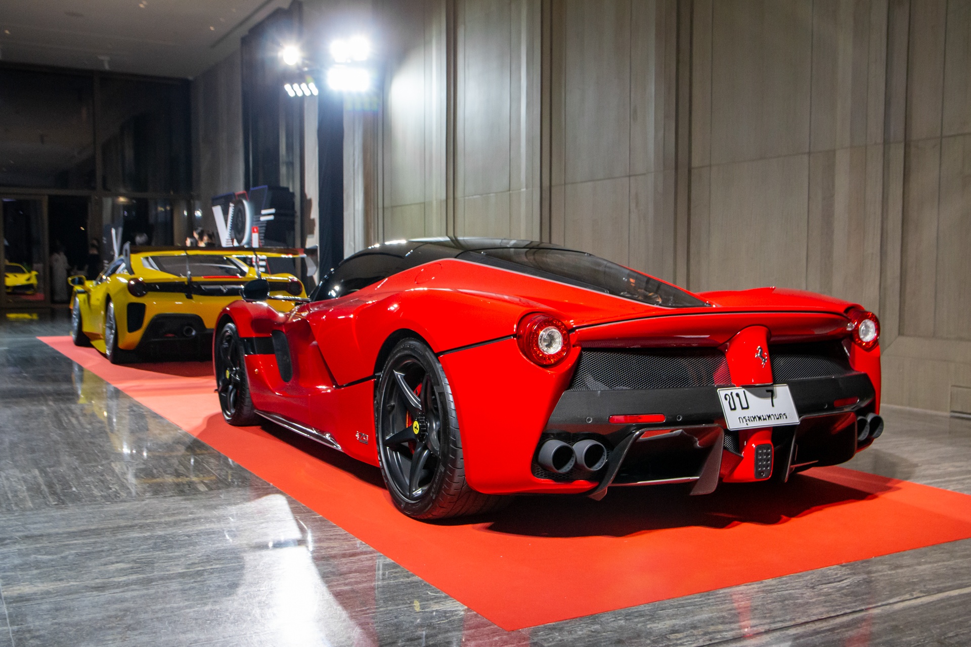 Ferrari LaFerrari Aperta brother 8