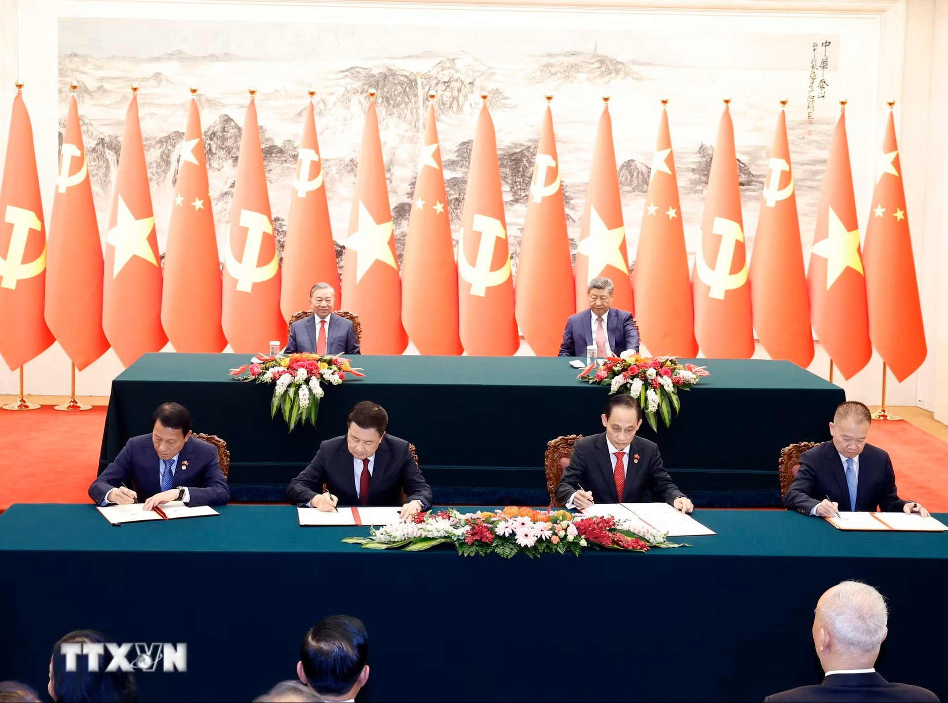 Tuyen bo chung Viet Trung anh 4