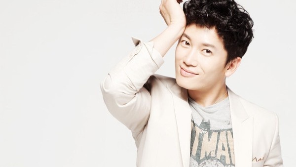Ji Sung vẫn chưa quyết định nhận lời tham gia.