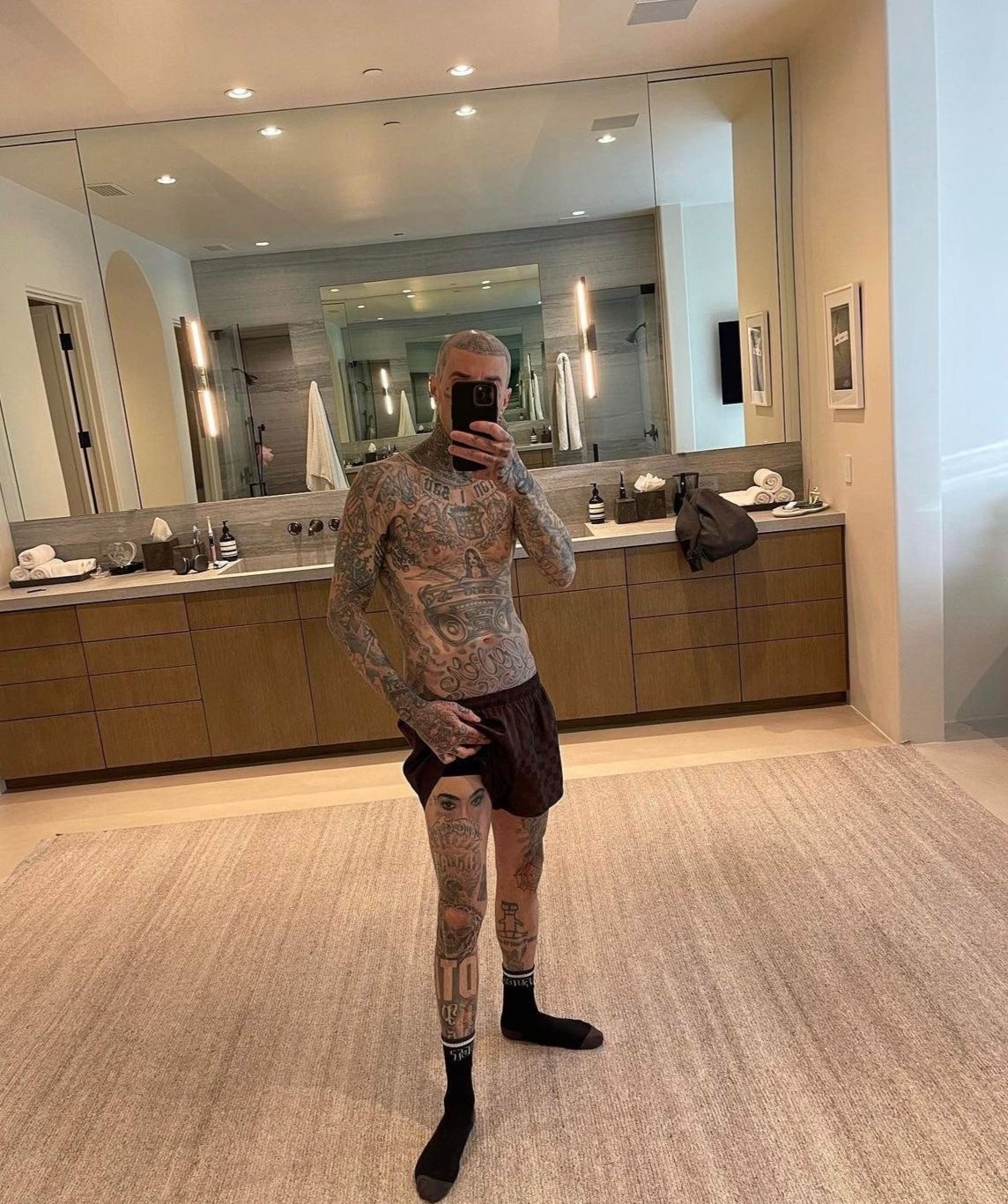 Travis Barker anh 1