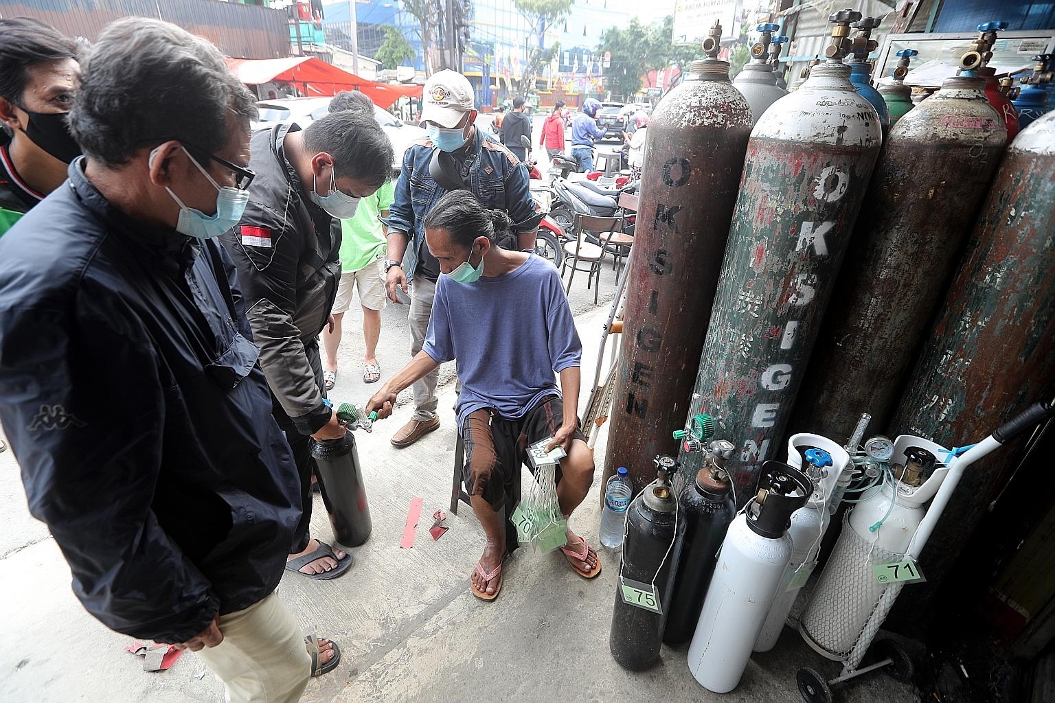 Khung hoang thieu oxy o Indonesia anh 2