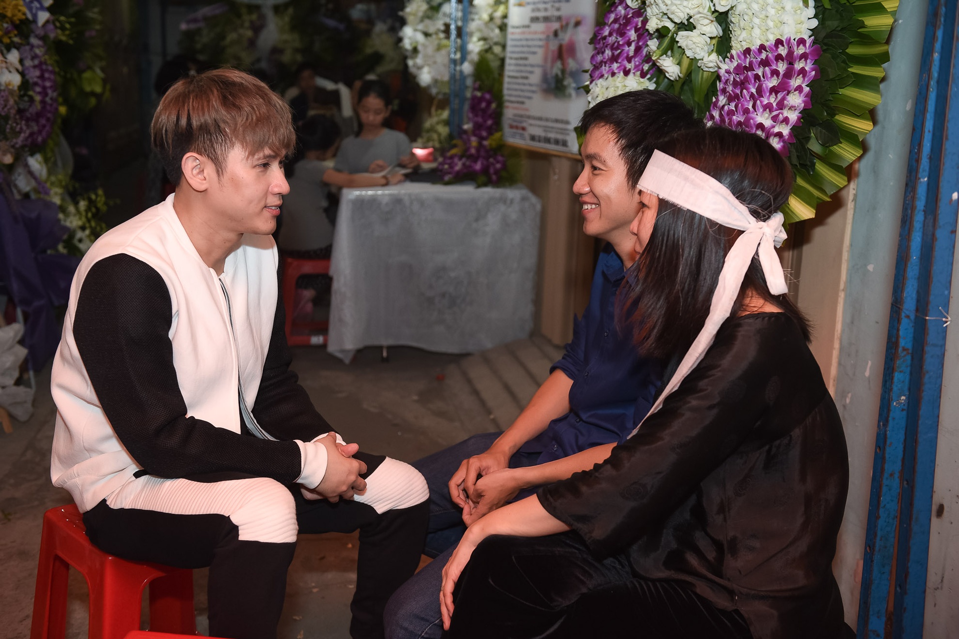 Quang Ha khoc khi hat nhac Nguyen Anh 9 anh 12