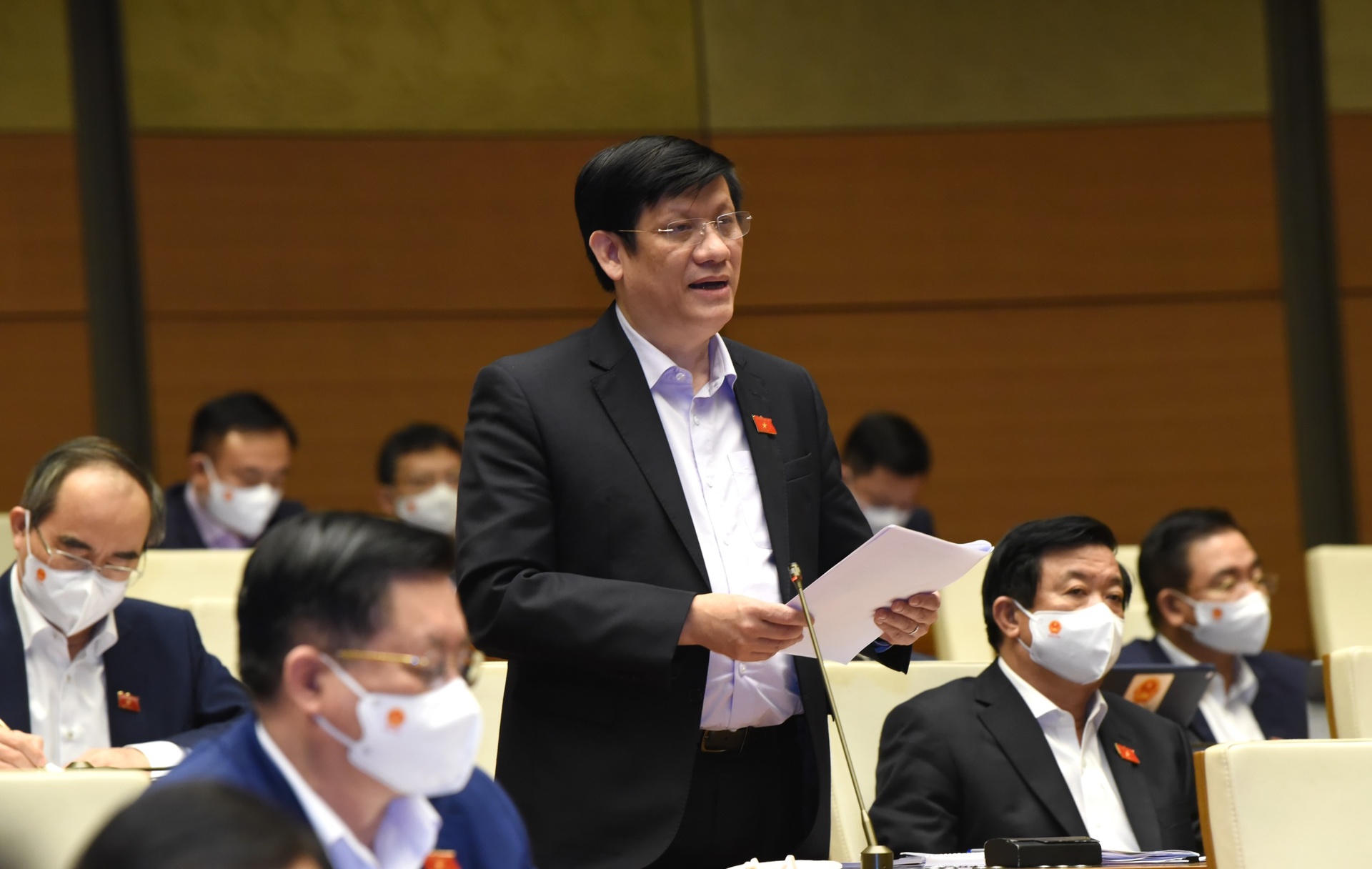 Quoc hoi thao luan ve kinh te xa hoi anh 13