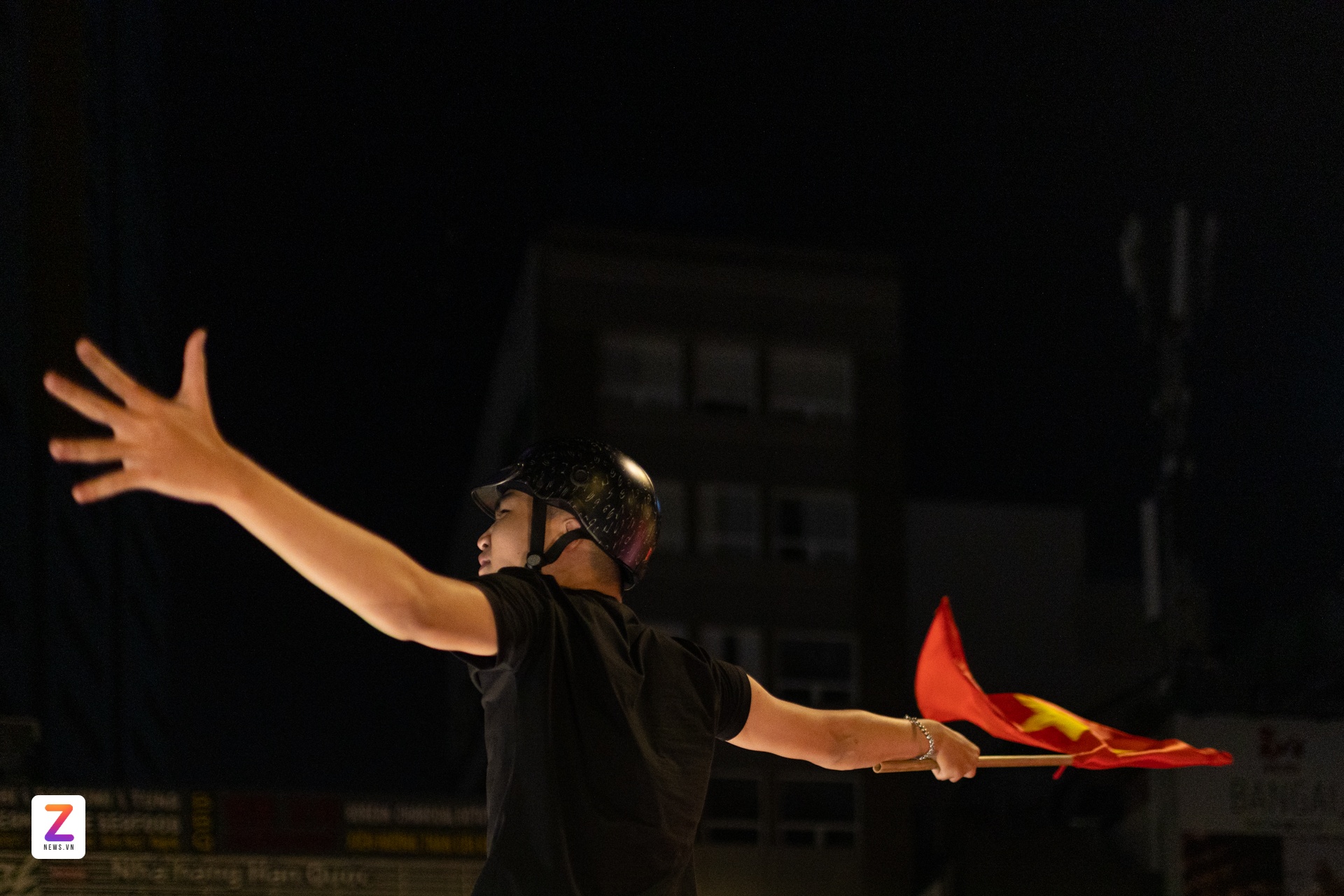 Les habitants d'Hô Chi Minh-Ville se rendent au journal (photo 10)