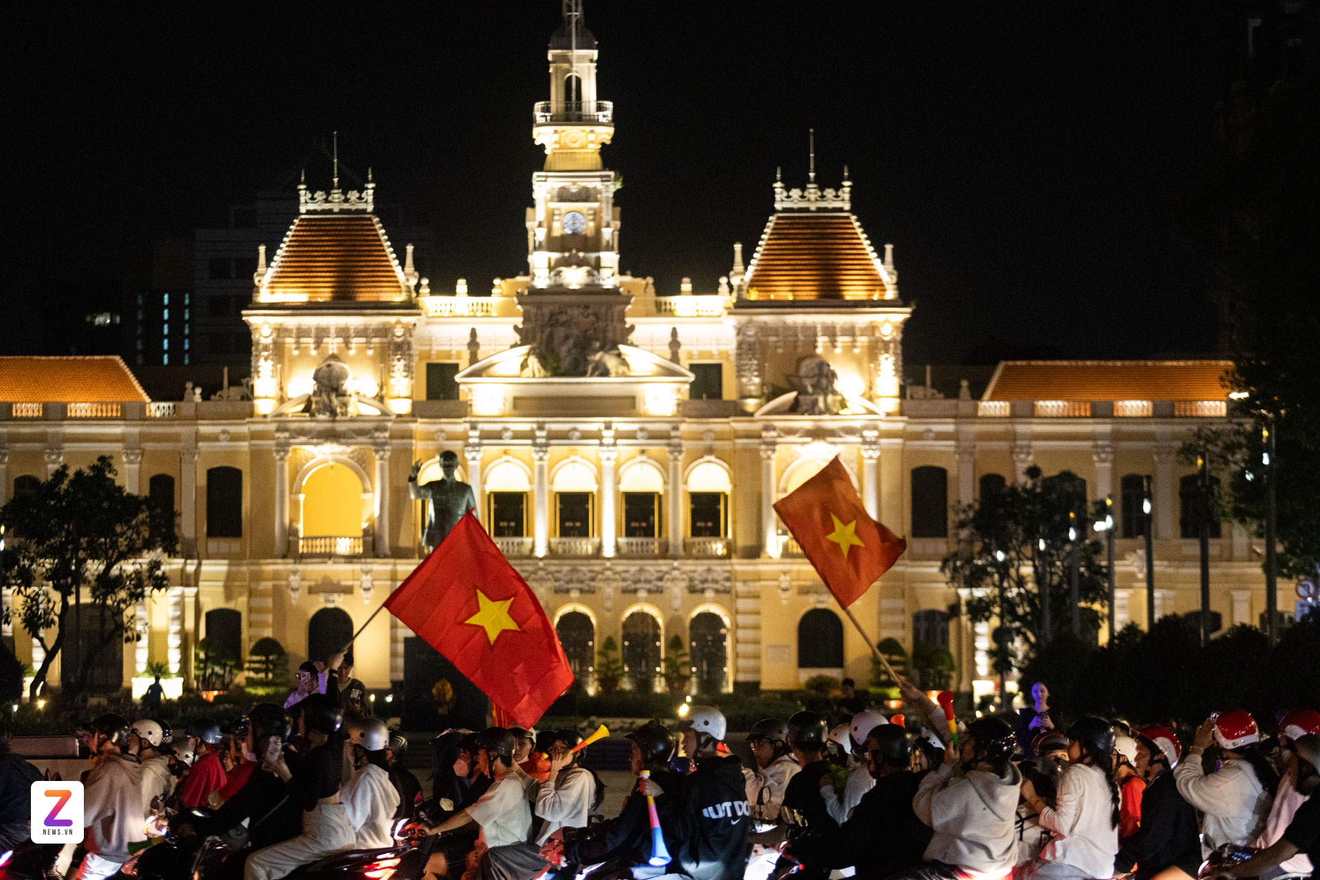 À Hô Chi Minh-Ville, les gens vont lire le journal à 11 heures du matin.