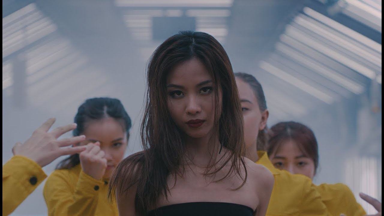 nu doi thu khien 'lao dai' e ngai anh 2
